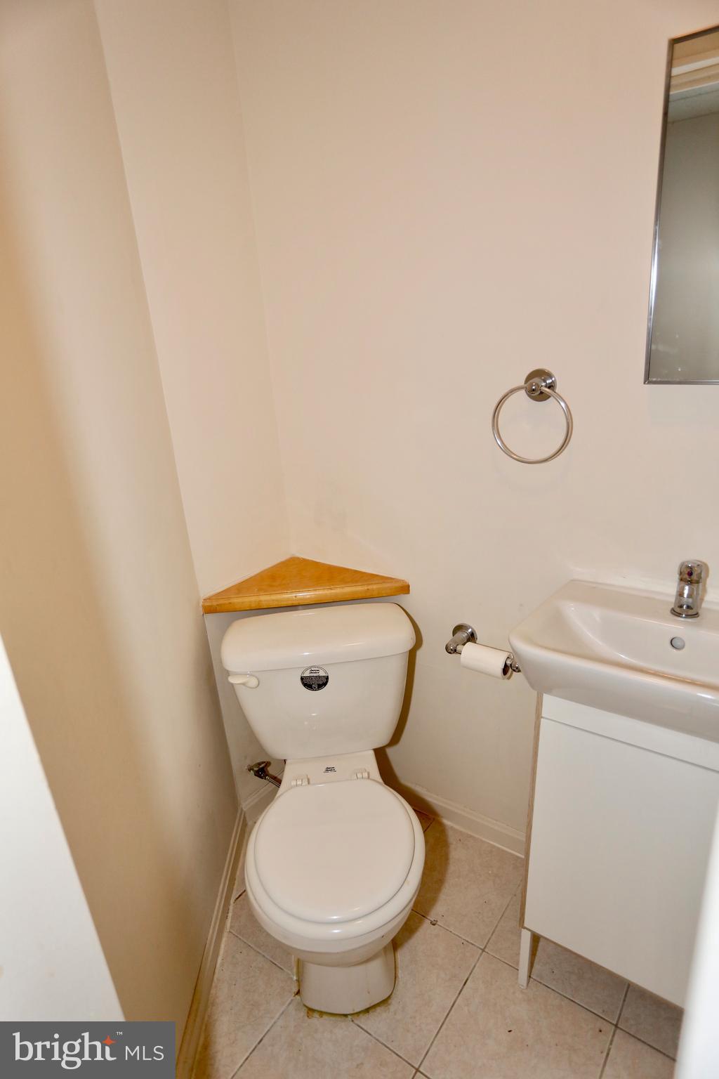 WASHINGTONIAN VILLAGE - Residential Lease