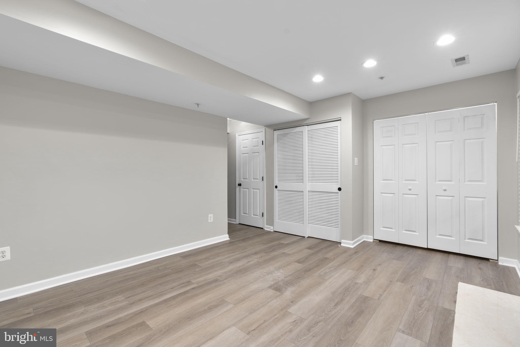 THE OAKS AT WATERS EDGE - Residential