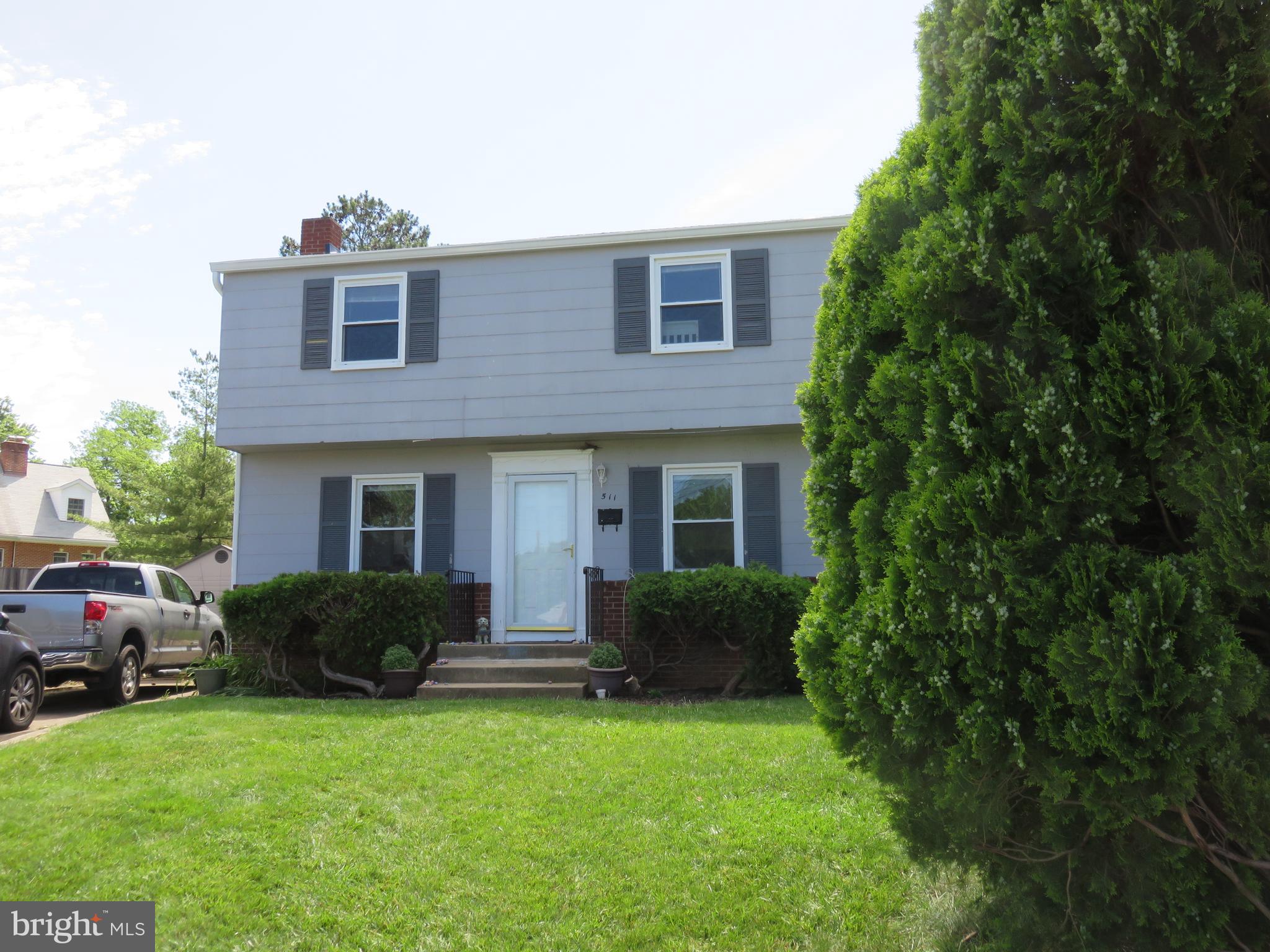 Detached home, great location!  Cul de sac one block to bike trail.  Walk or bike to Ballston (less than a mile) via Bluemont Trail and parkland steps away. 3 bedrooms, 1-1/2 baths, separate dining rm, large living rm, lower level rec, hobby or workout room.  Hardwood floors, driveway parking, huge fenced yard. Storage shed.  Not a prop mgmt rental. Pets case by case. No more than 2 incomes to qualify, no cosigners. Available July 15.   Face masks and proper distancing required for showings, no more than 2 people to accompany agent.