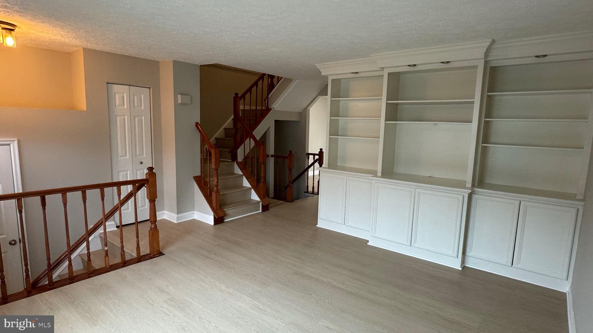 GUNNERS LAKE VILLAGE - Residential Lease