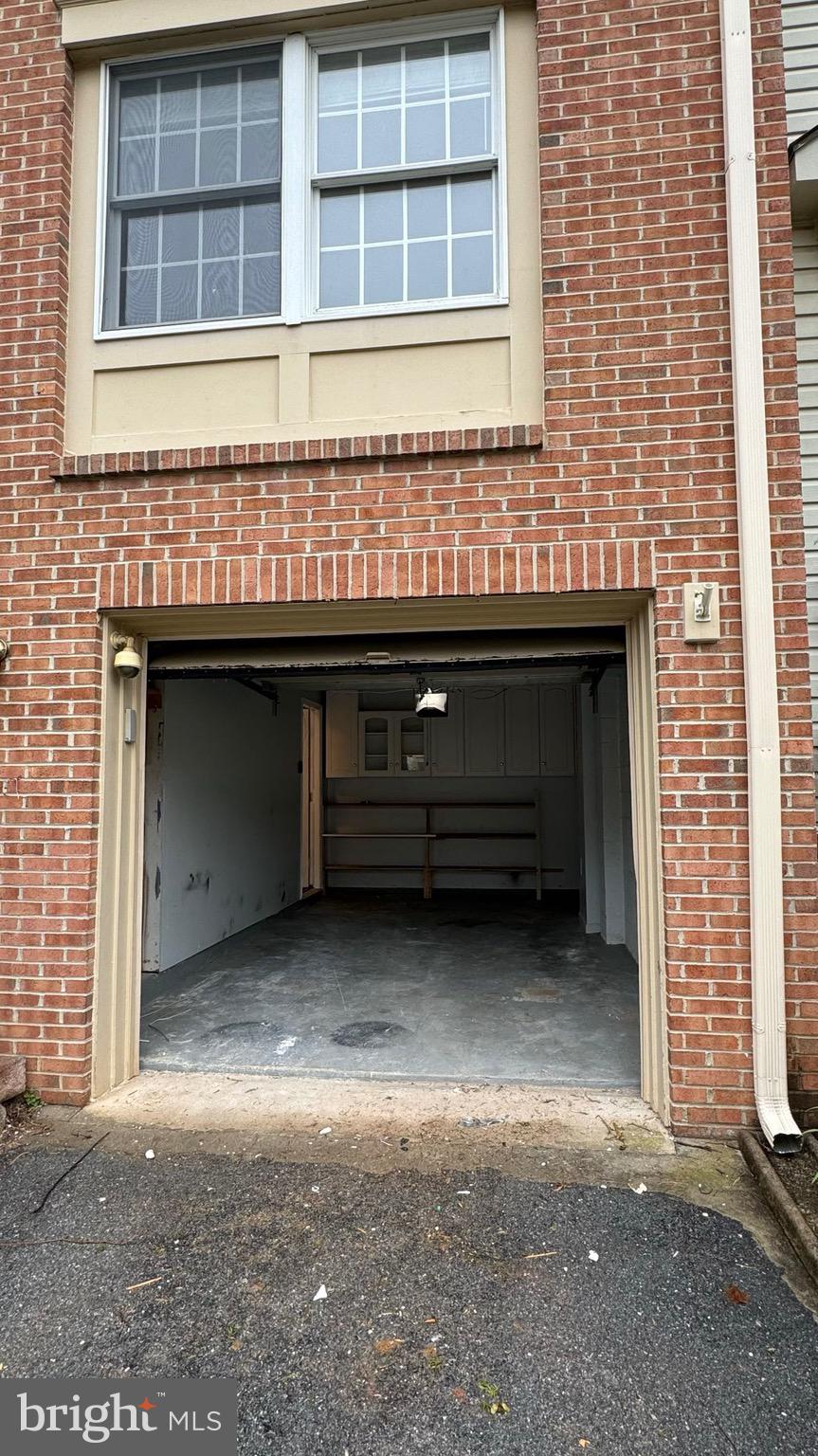 GUNNERS LAKE VILLAGE - Residential Lease