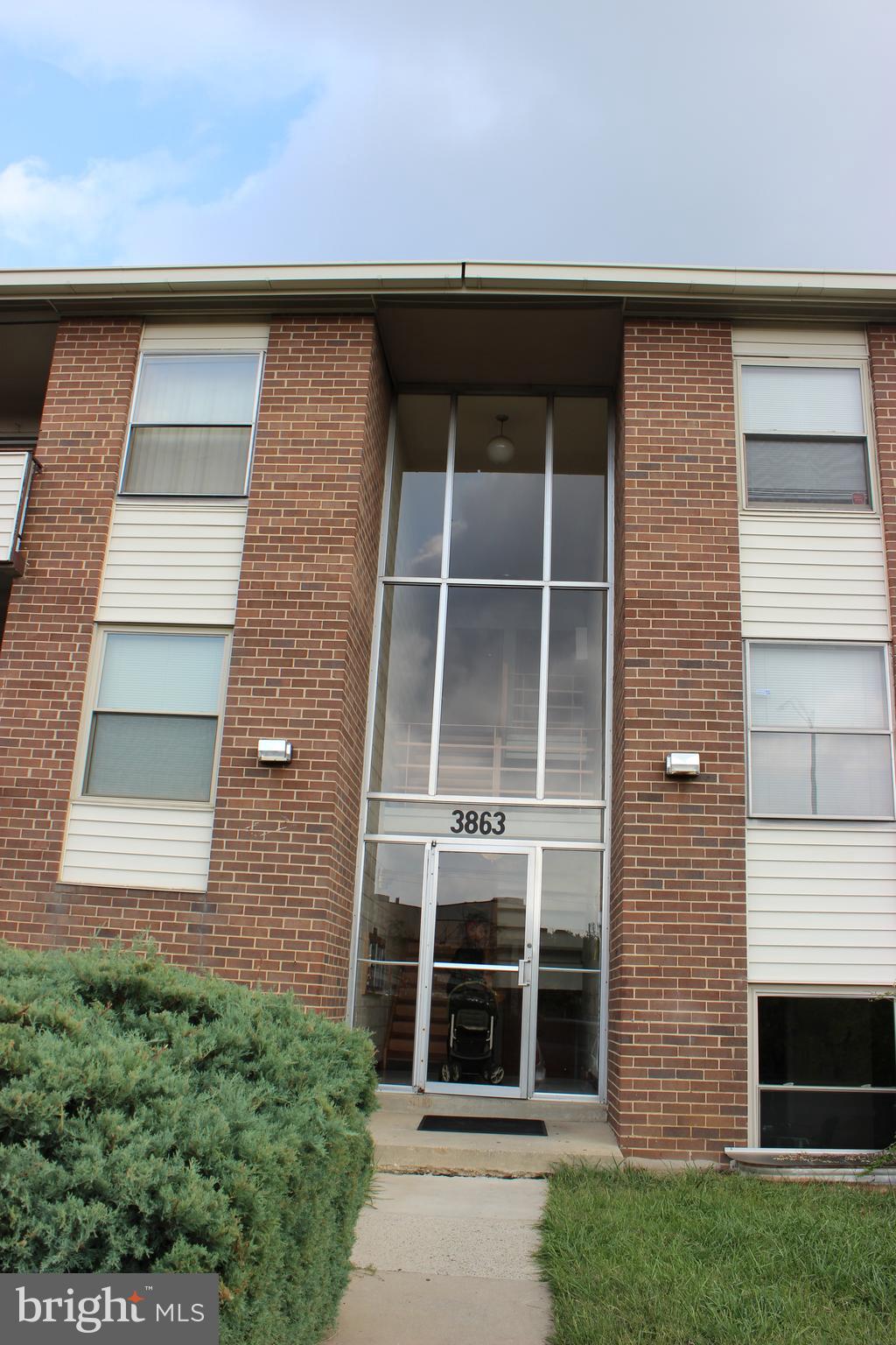Welcome to 3863 T2 at Marlow Towers Condominum.  Centrally located just outside DC, this is a great commuter home with Bus access outside your door, 2 metro stations less than a mile, and major roadways leading in and out of DC blocks away.  3863 T2 is a very unique and spacious unit recently remodeled with luxury and low-maintennace used as design standards.  the entire living areas of the unit are covered in modern 12x24 porcelain tile