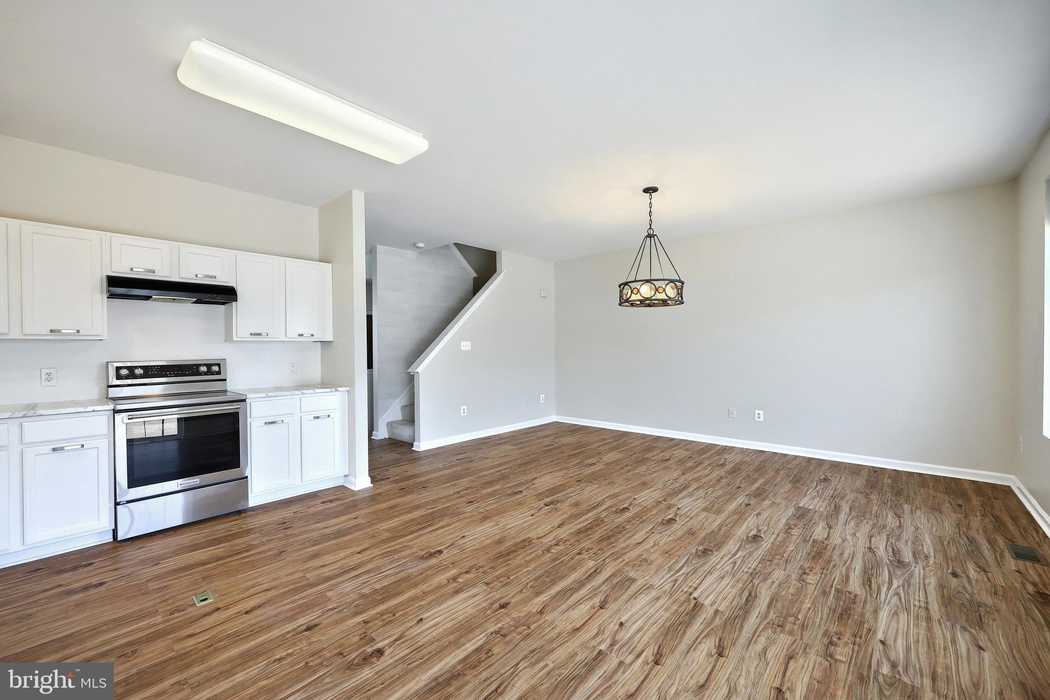 IRON BRIDGE LANDING - Residential
