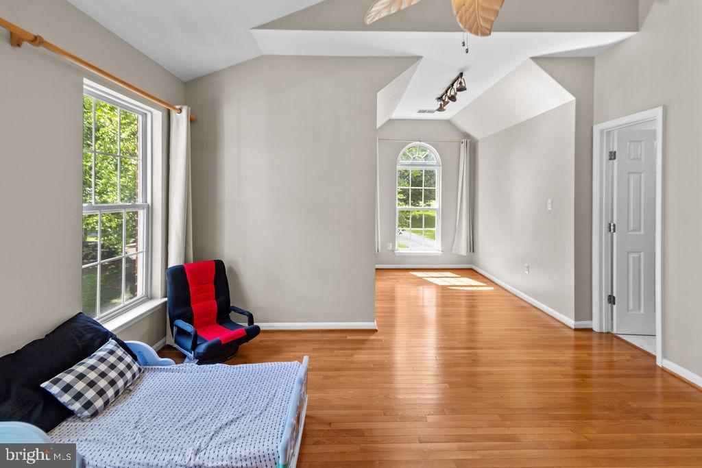 LONGEMEADE - Residential