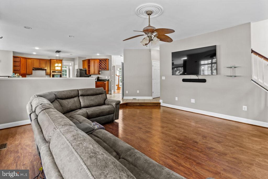 LONGEMEADE - Residential