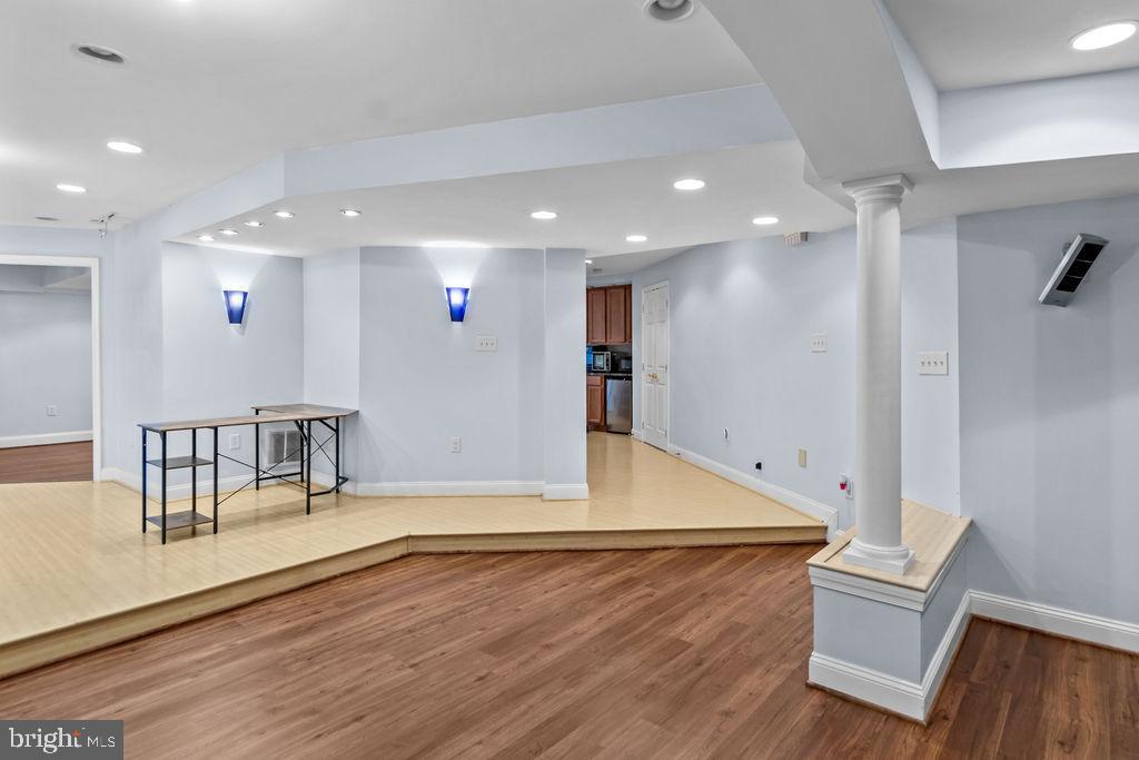 LONGEMEADE - Residential