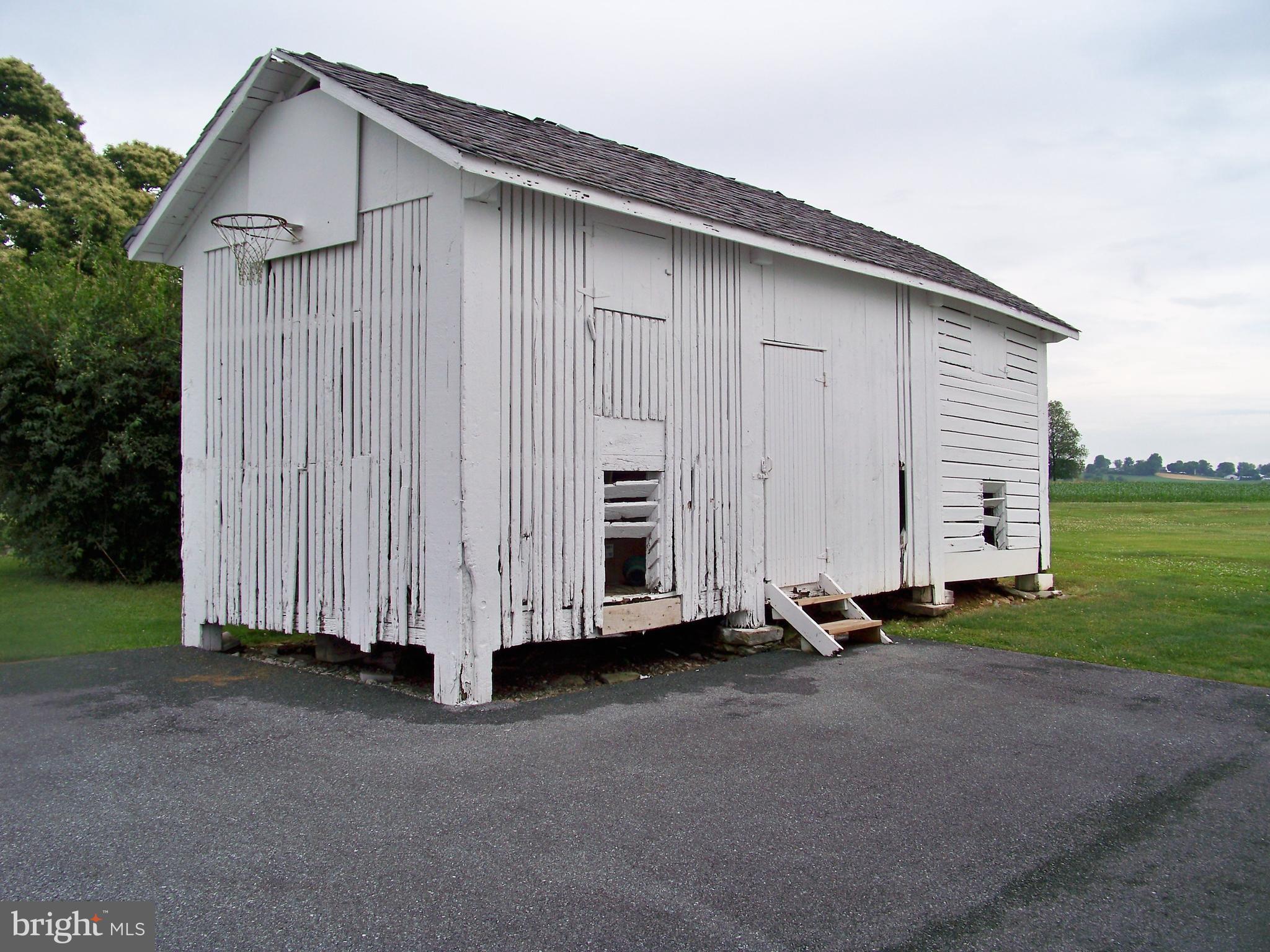 DRUMORE TWP - Farm