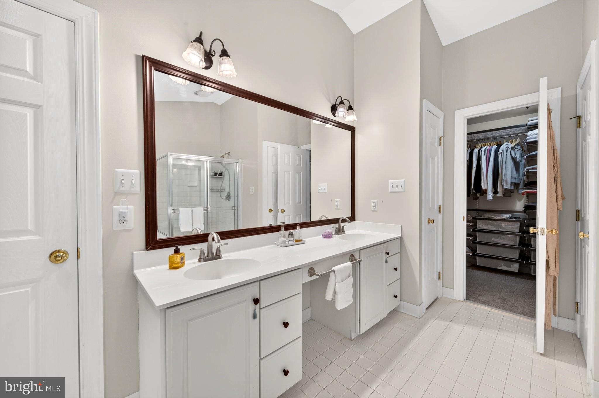 POOLESVILLE - Residential