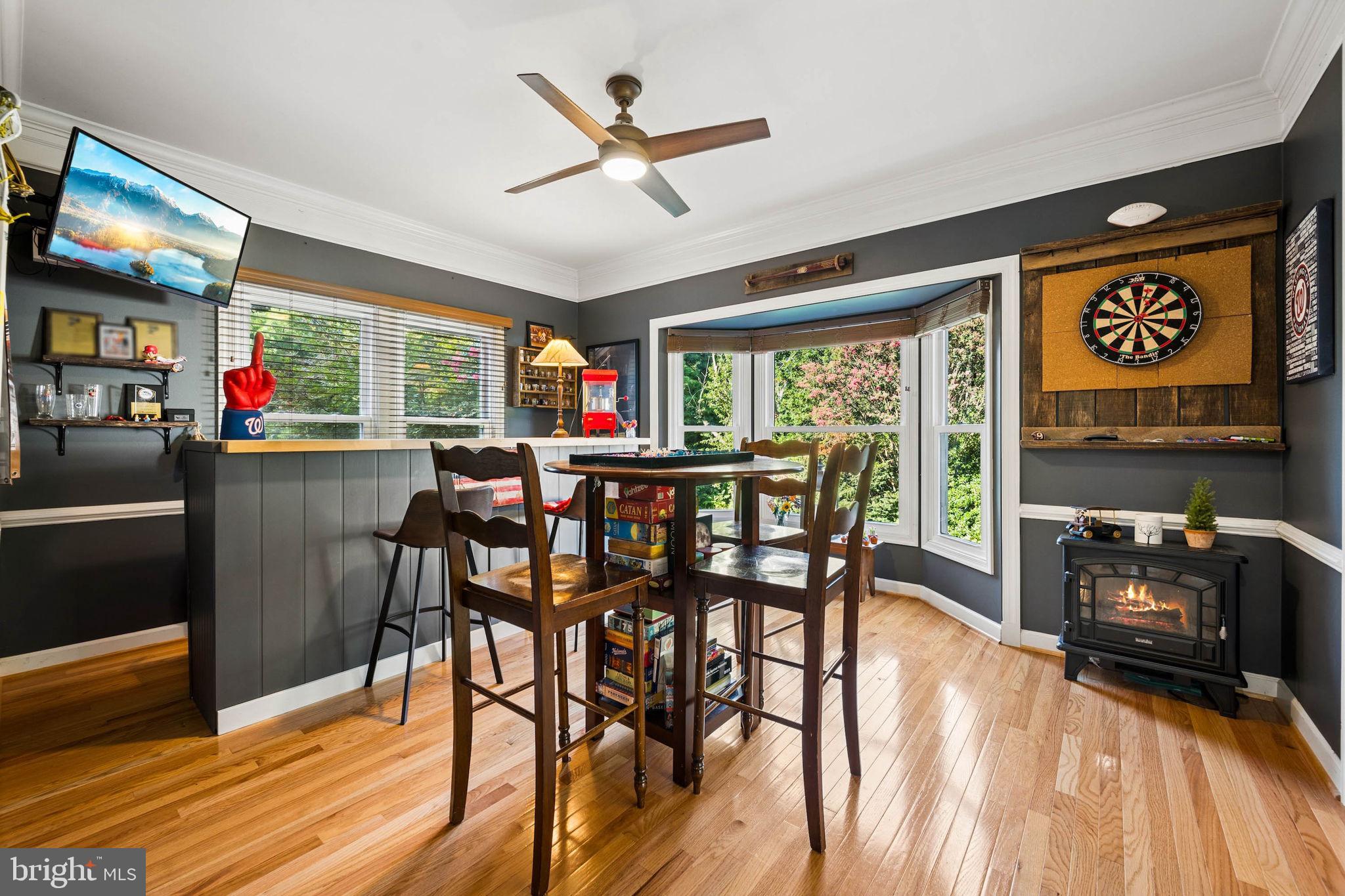 POOLESVILLE - Residential