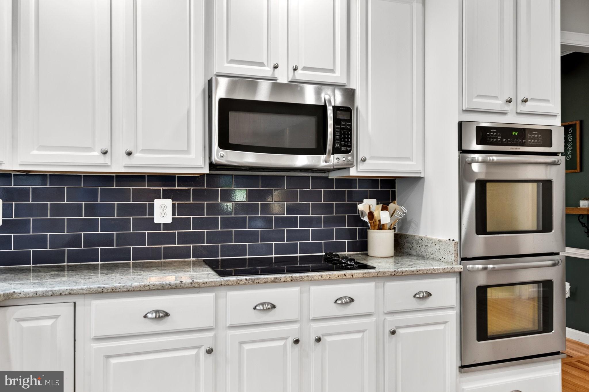 POOLESVILLE - Residential