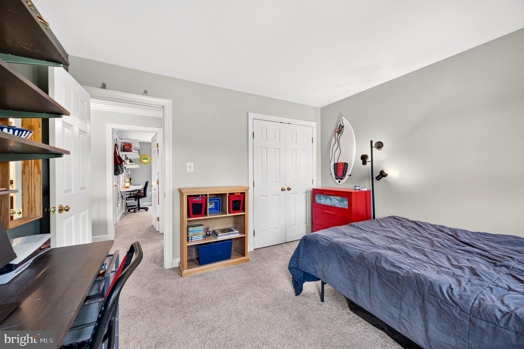 POOLESVILLE - Residential