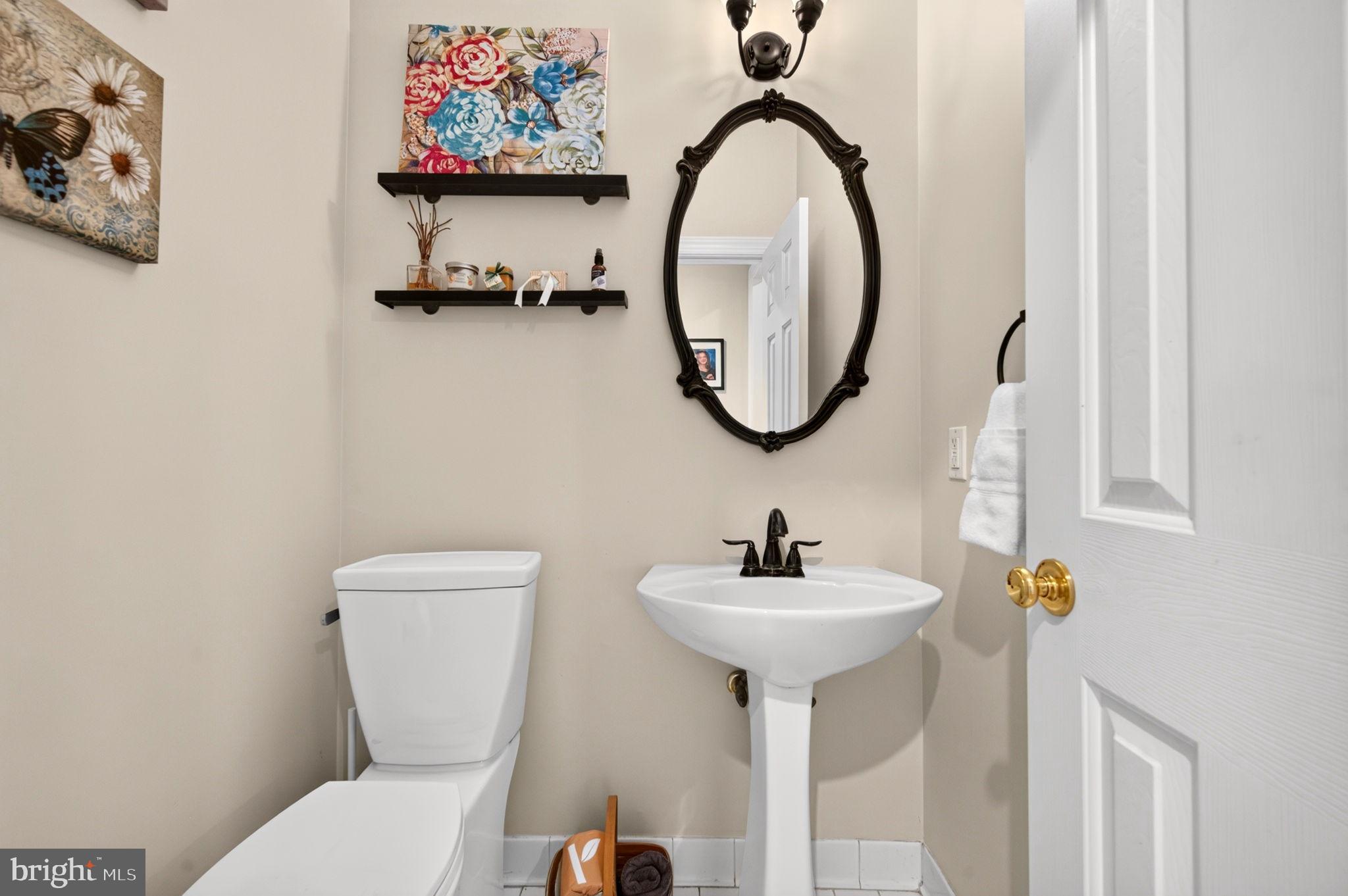 POOLESVILLE - Residential
