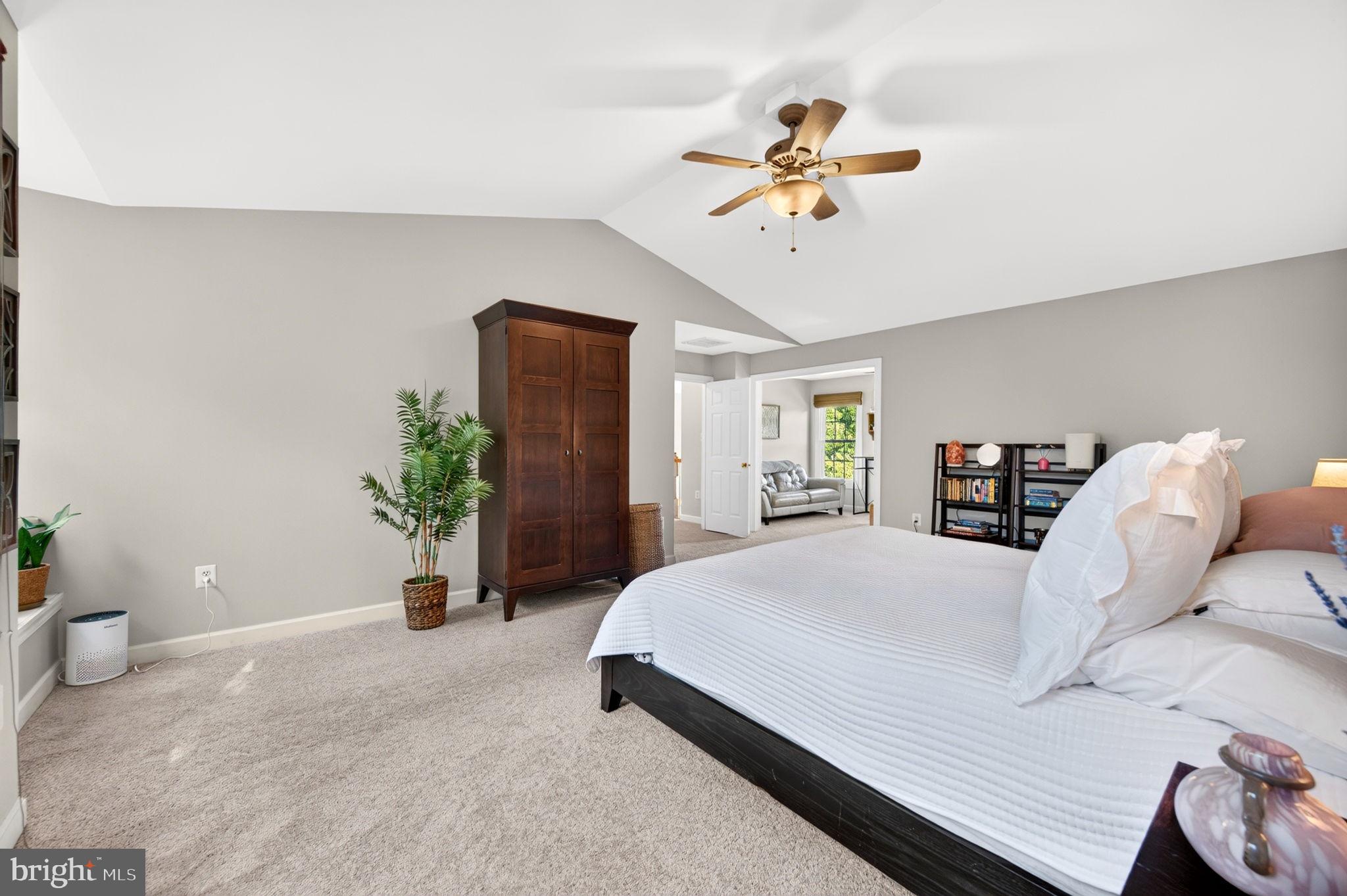 POOLESVILLE - Residential