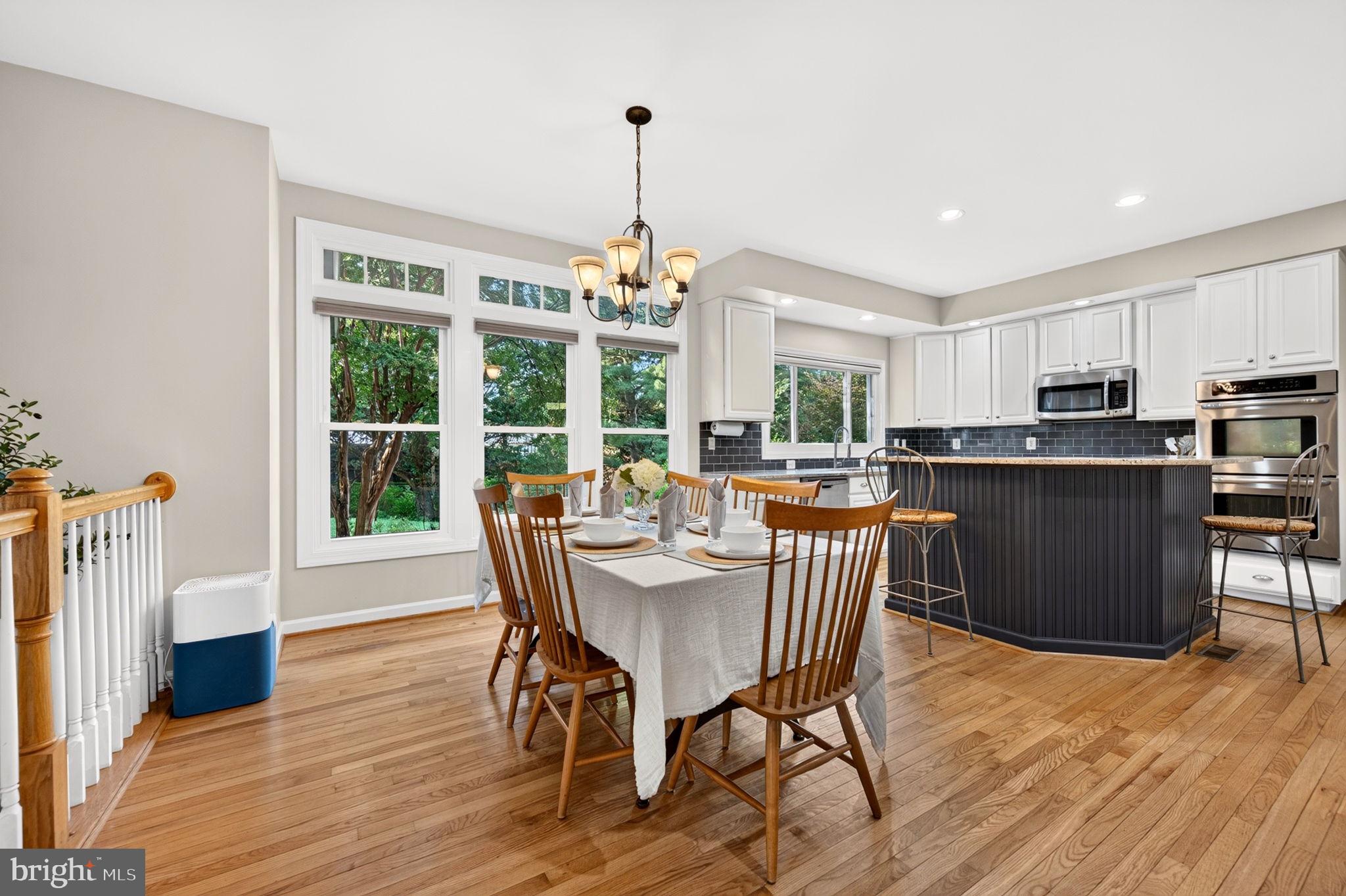 POOLESVILLE - Residential