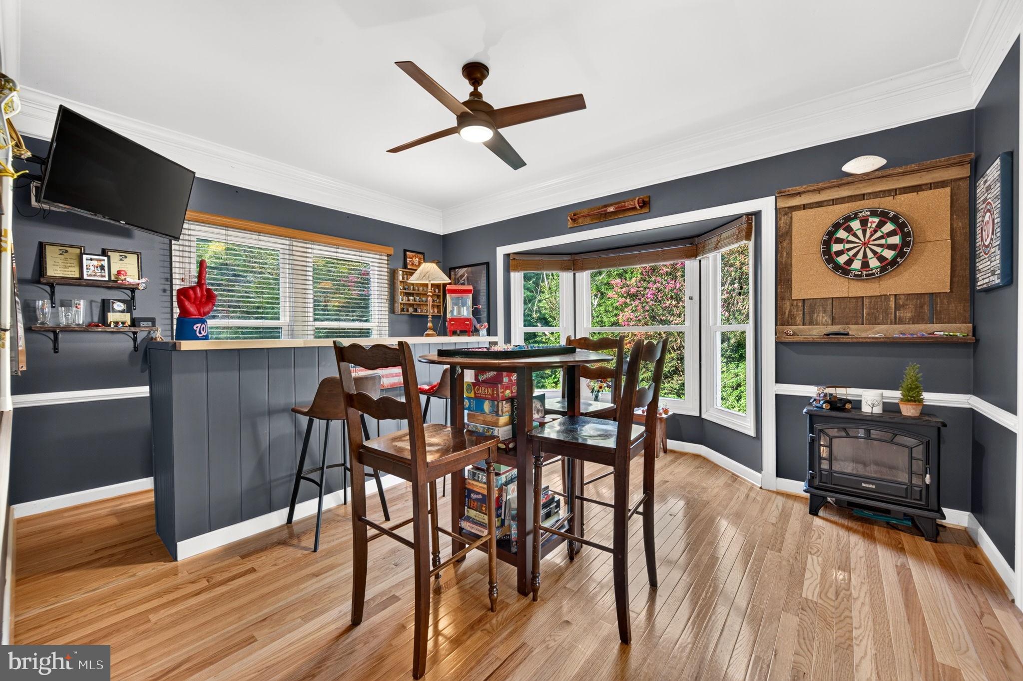 POOLESVILLE - Residential