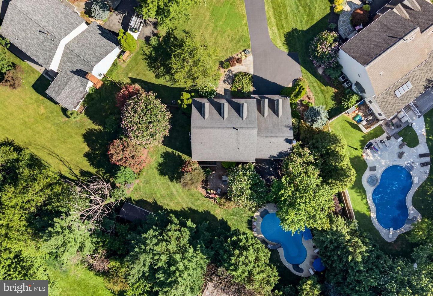 POOLESVILLE - Residential