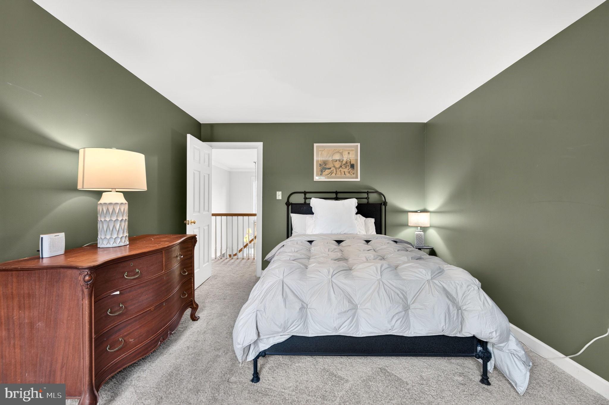 POOLESVILLE - Residential