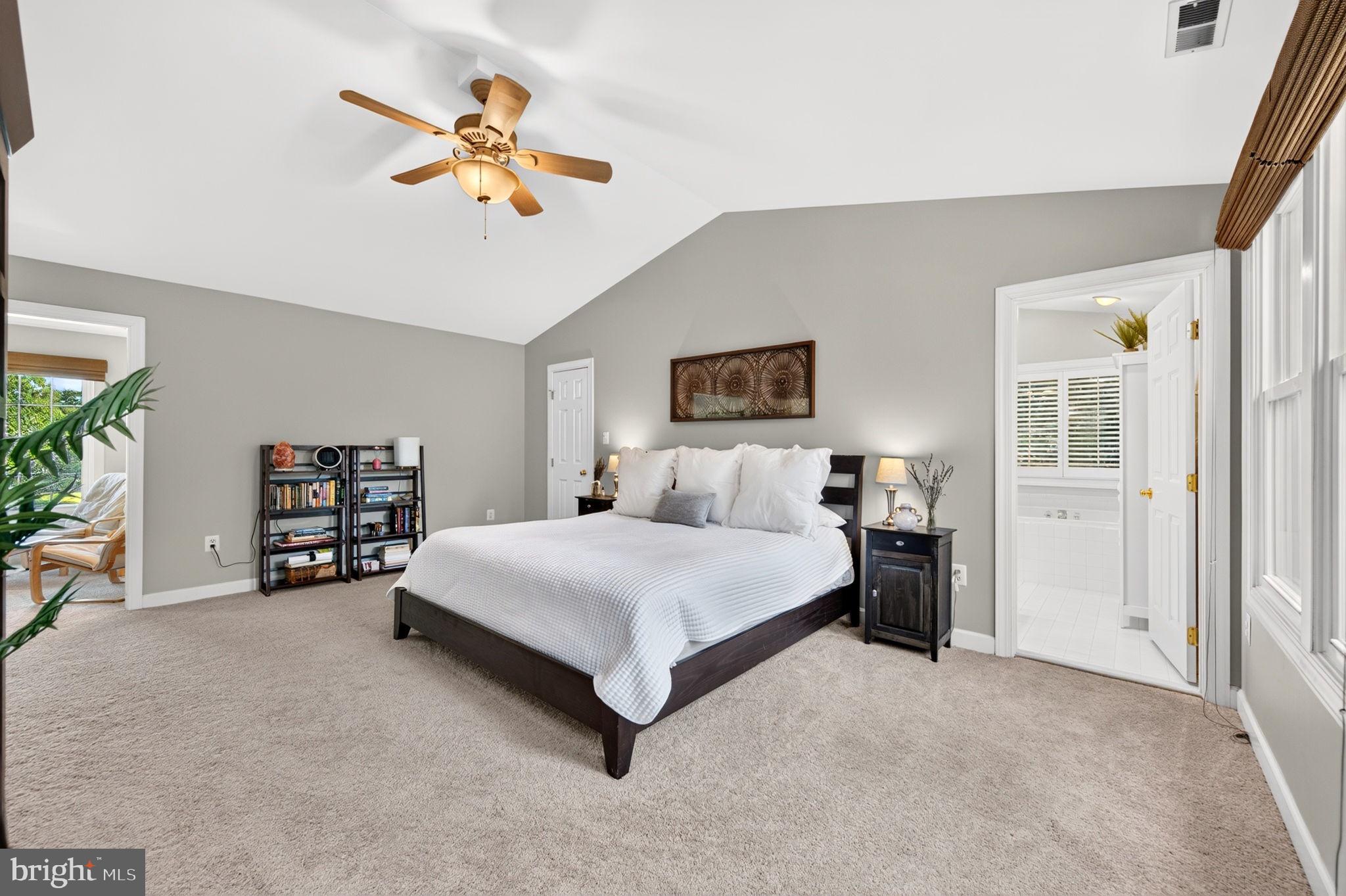 POOLESVILLE - Residential