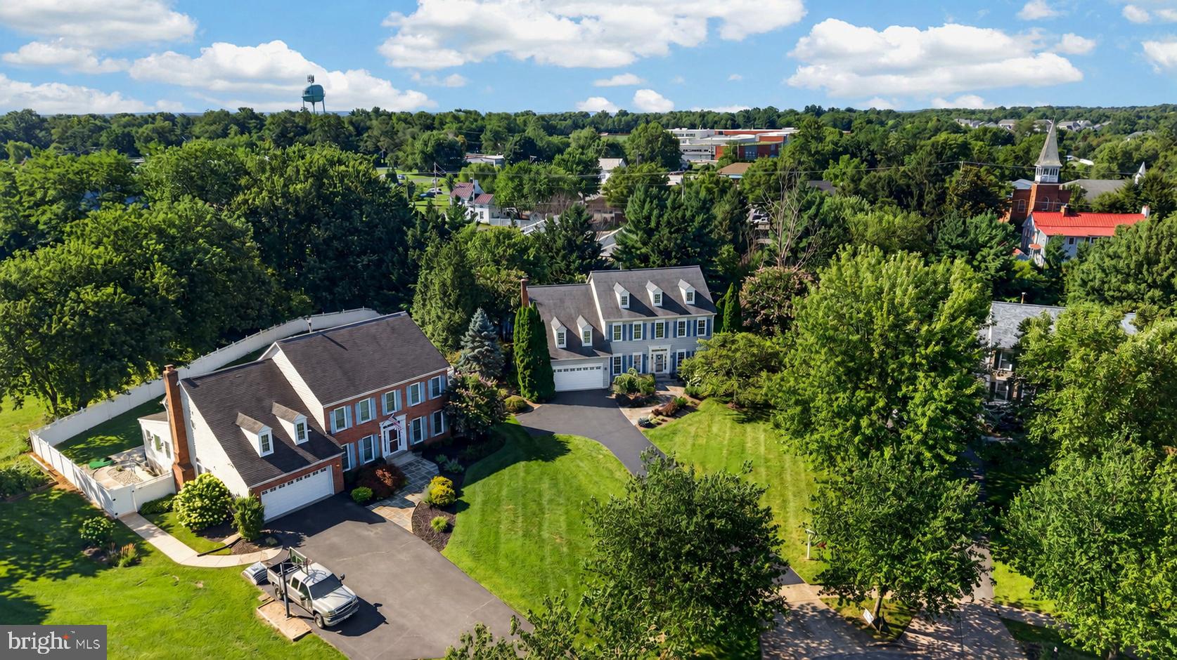 POOLESVILLE - Residential