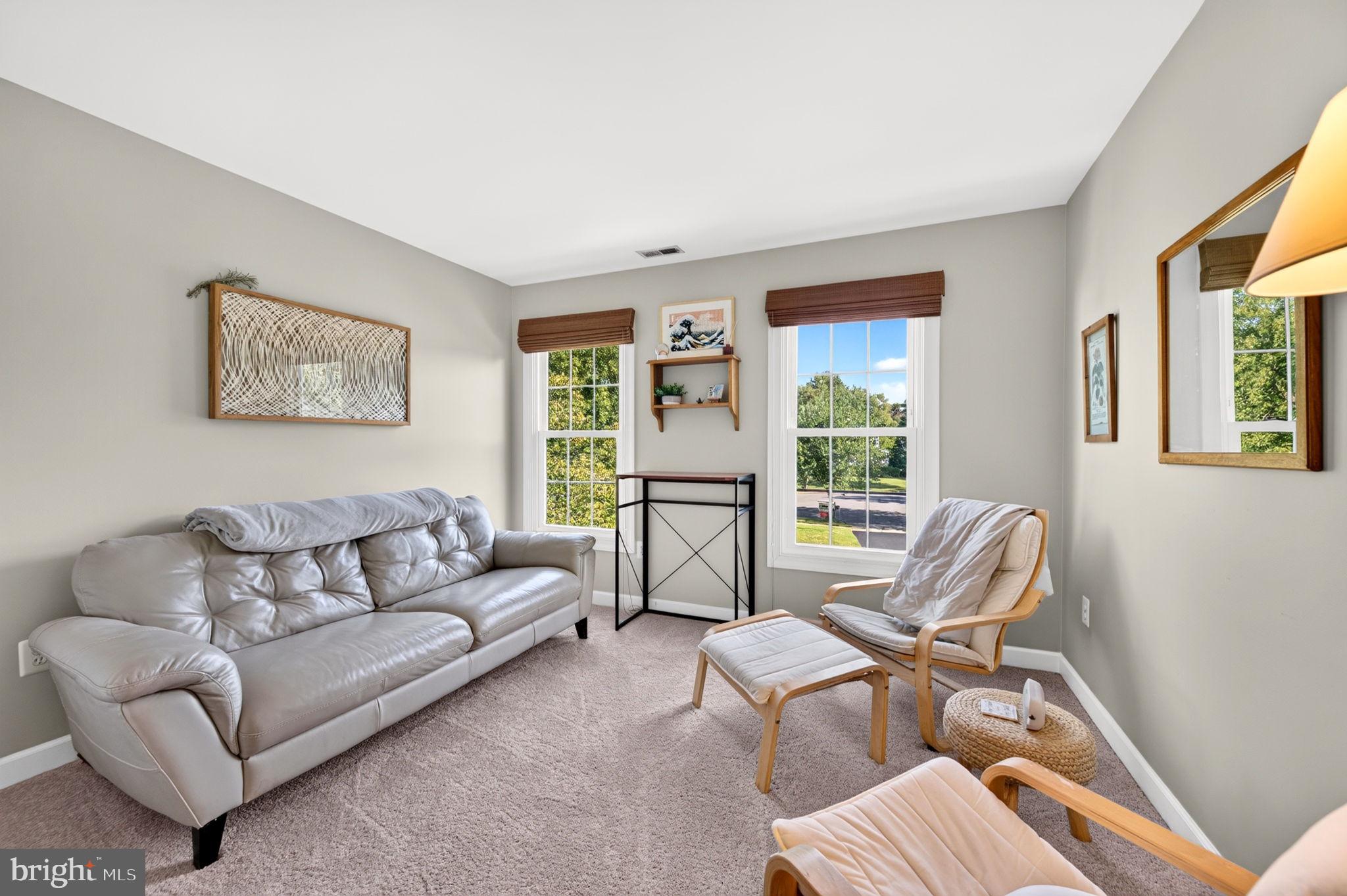 POOLESVILLE - Residential