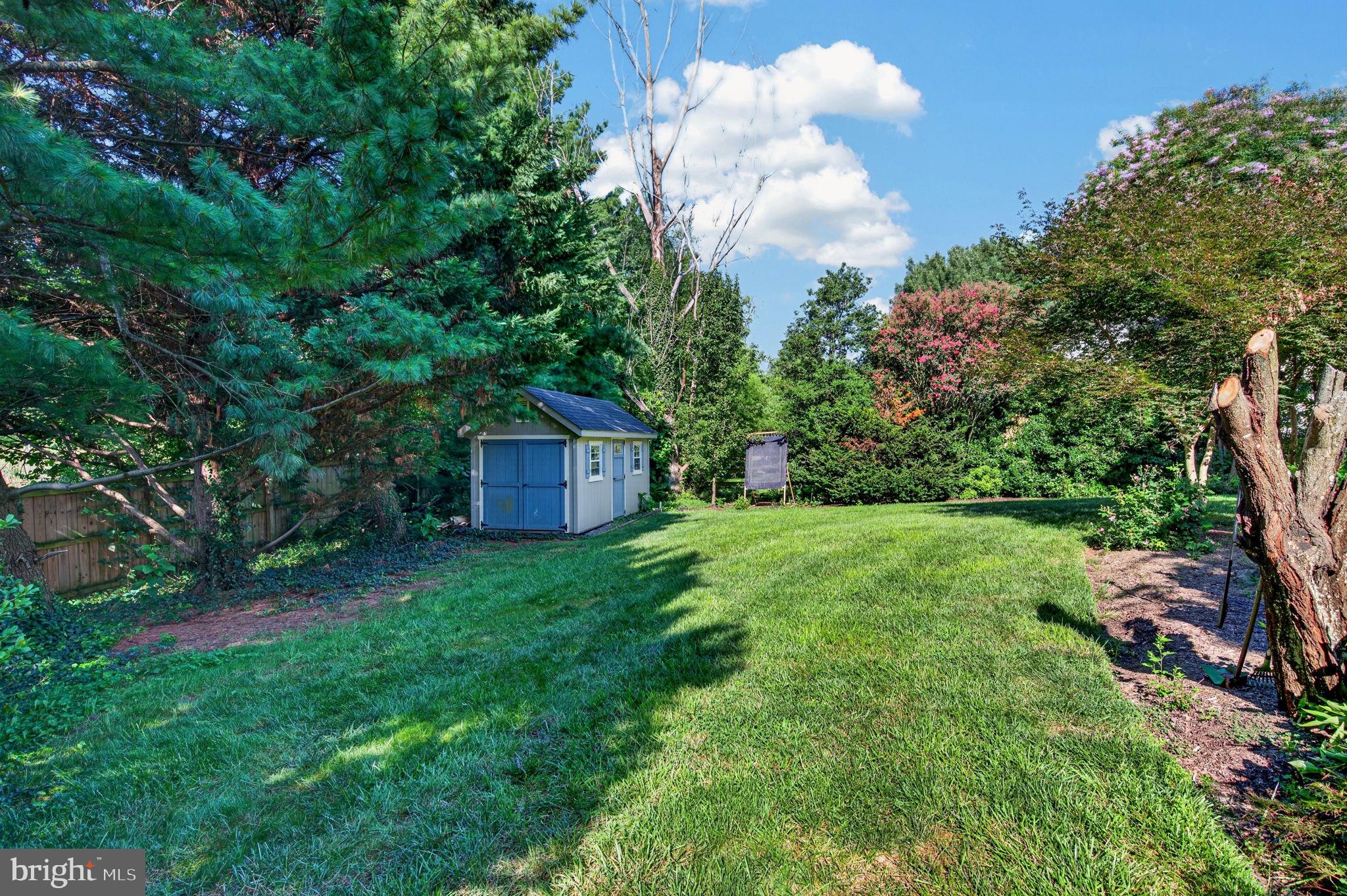 POOLESVILLE - Residential