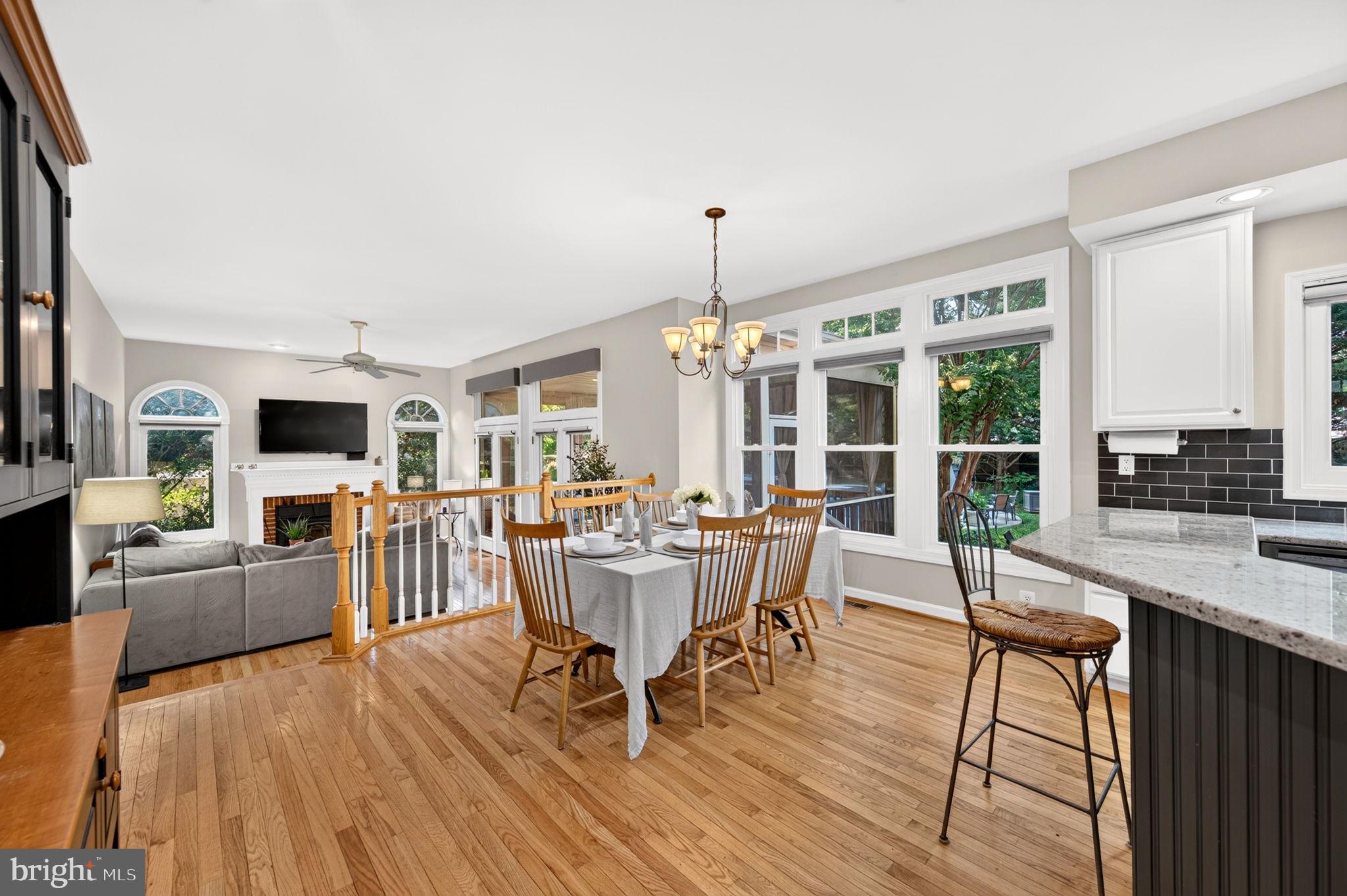 POOLESVILLE - Residential