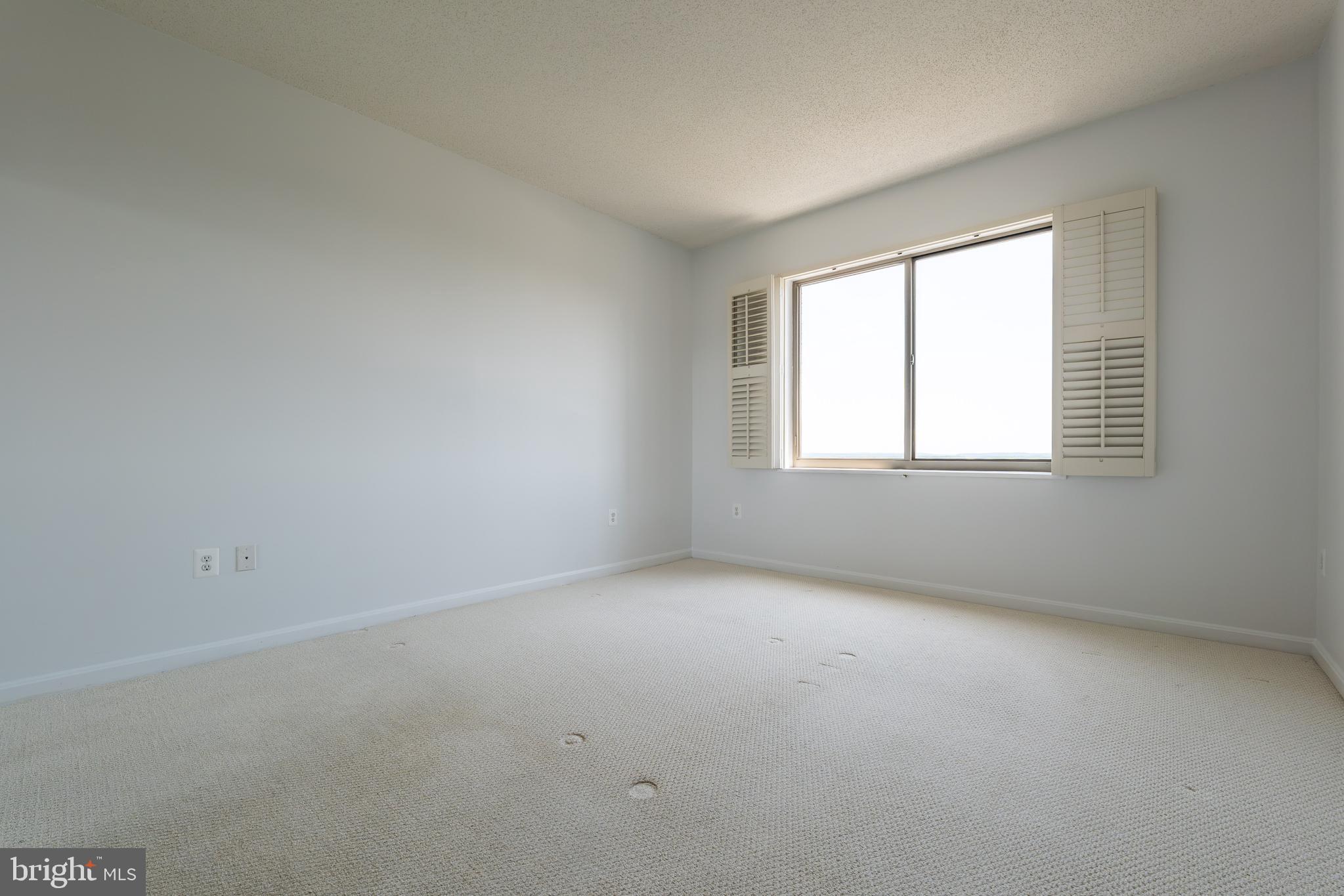 RIVERVIEW AT LANSDOWNE WOODS - Residential