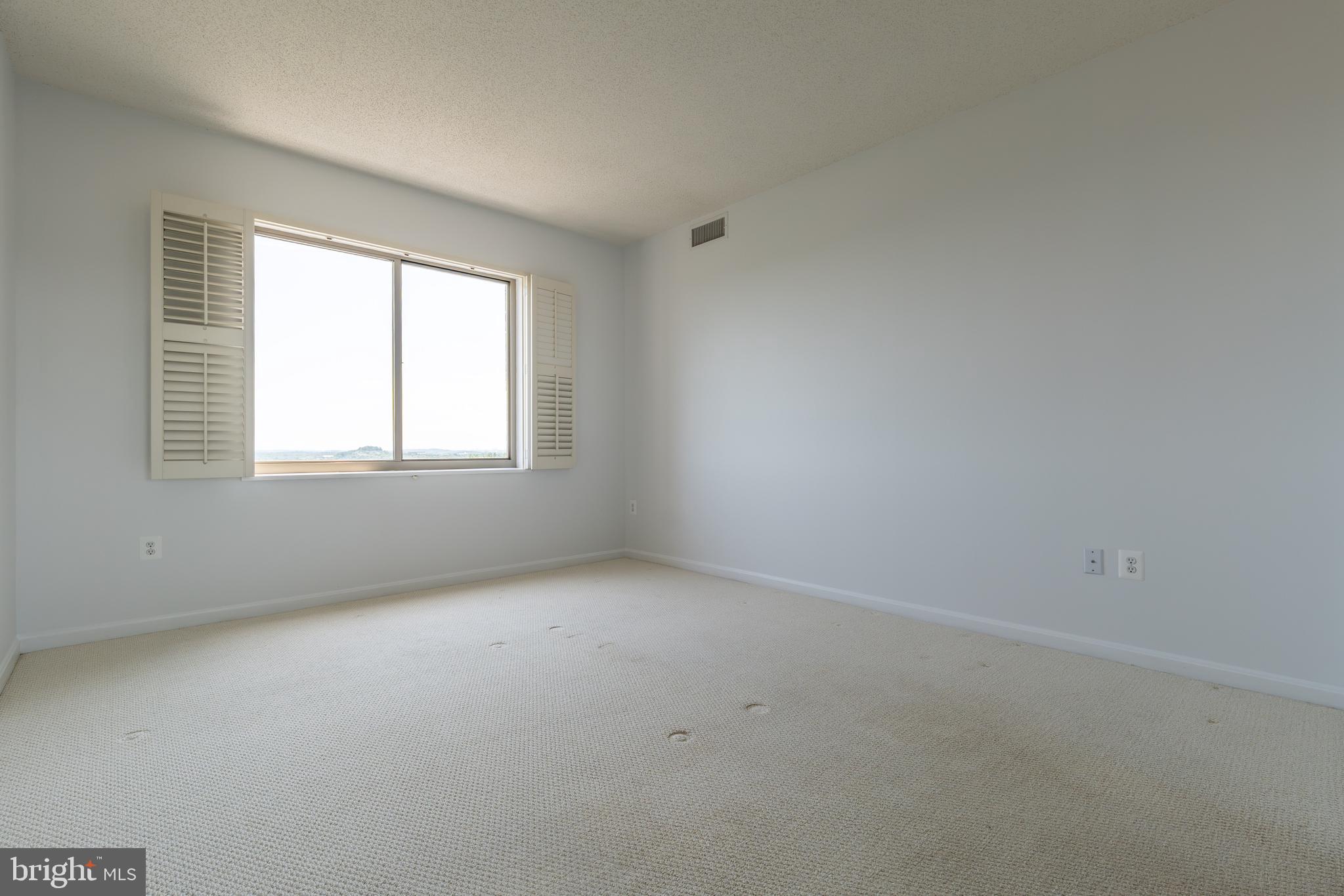 RIVERVIEW AT LANSDOWNE WOODS - Residential