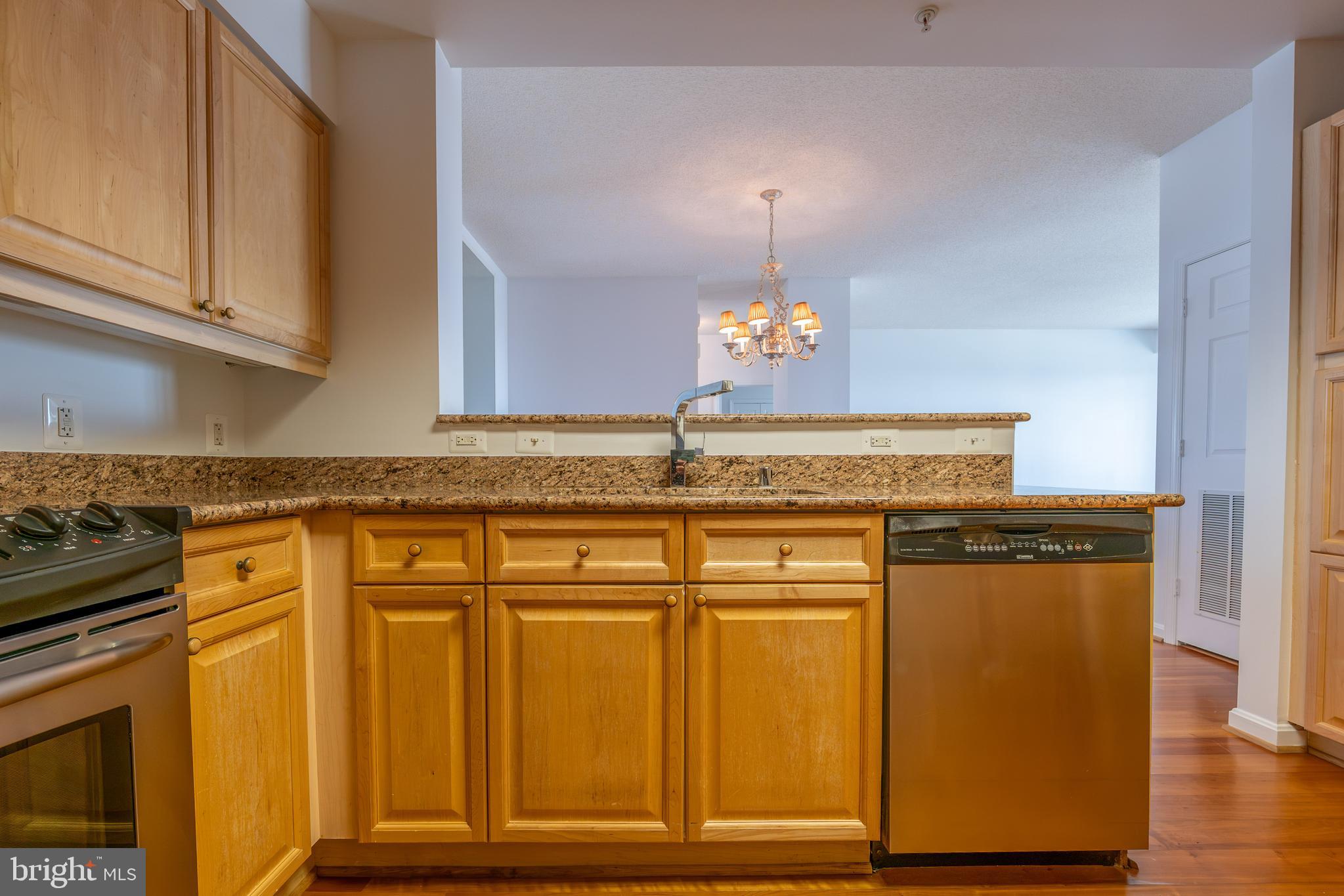 RIVERVIEW AT LANSDOWNE WOODS - Residential