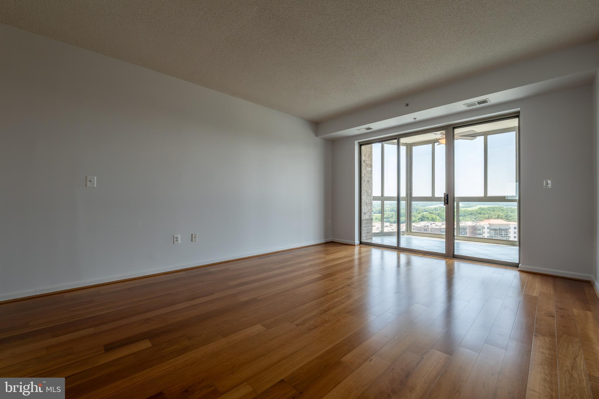 RIVERVIEW AT LANSDOWNE WOODS - Residential
