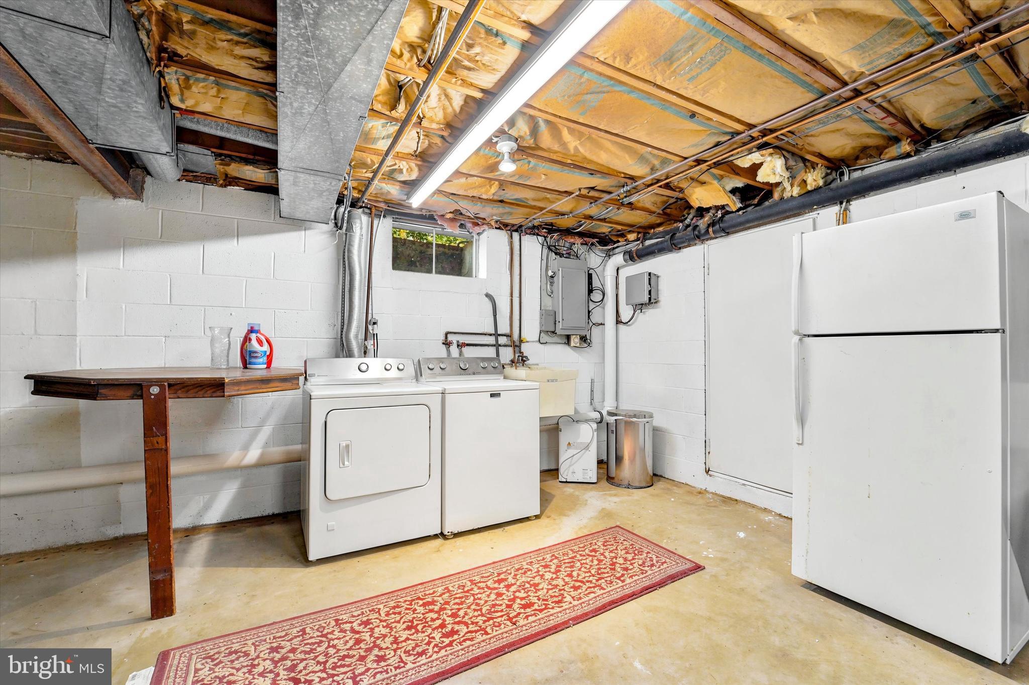 WOODMERE PARK - Residential