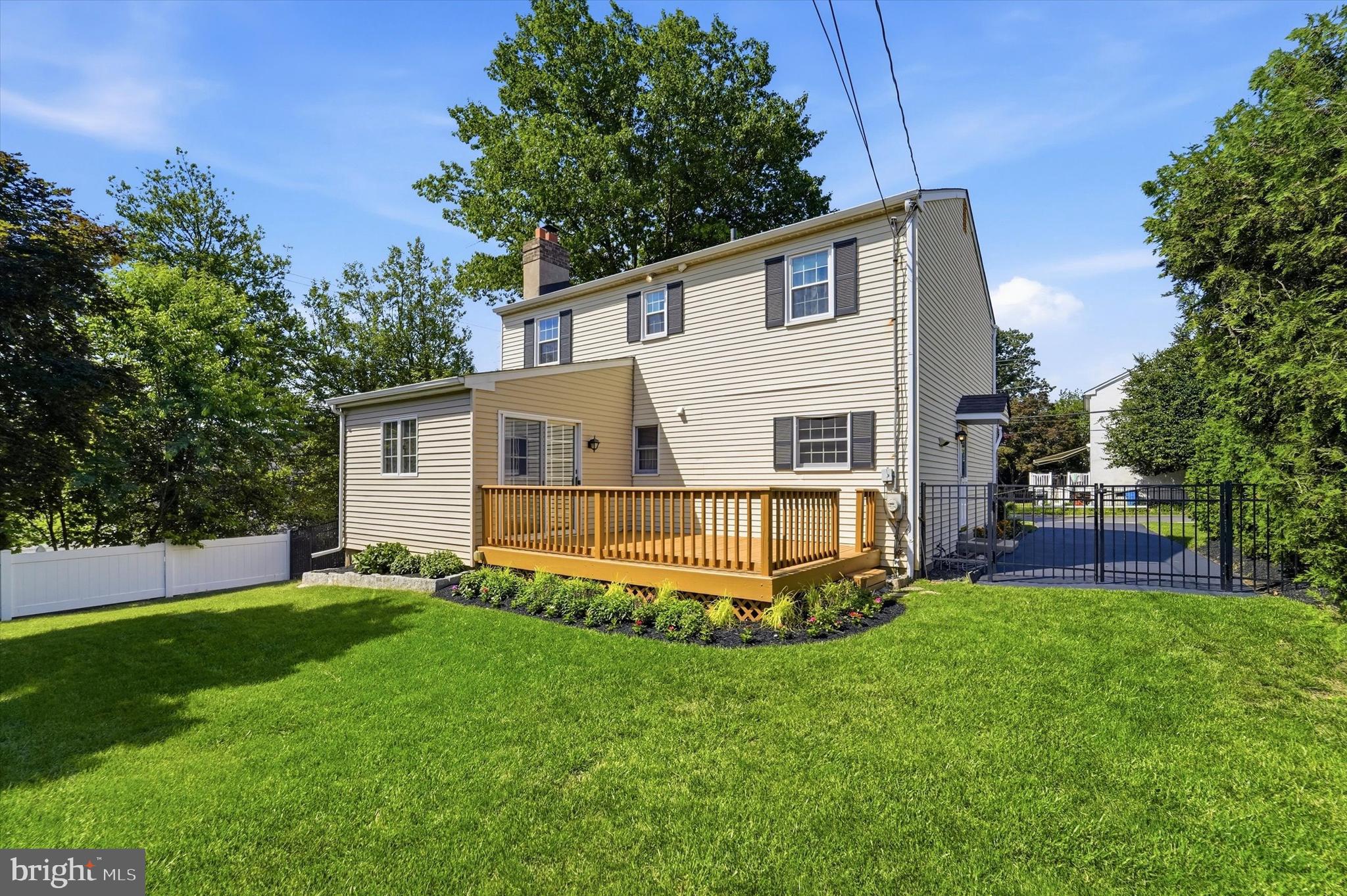 WOODMERE PARK - Residential