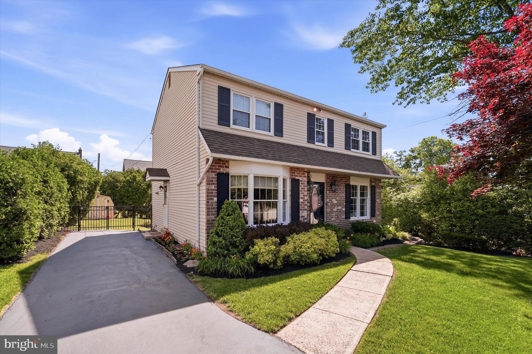 WOODMERE PARK - Residential