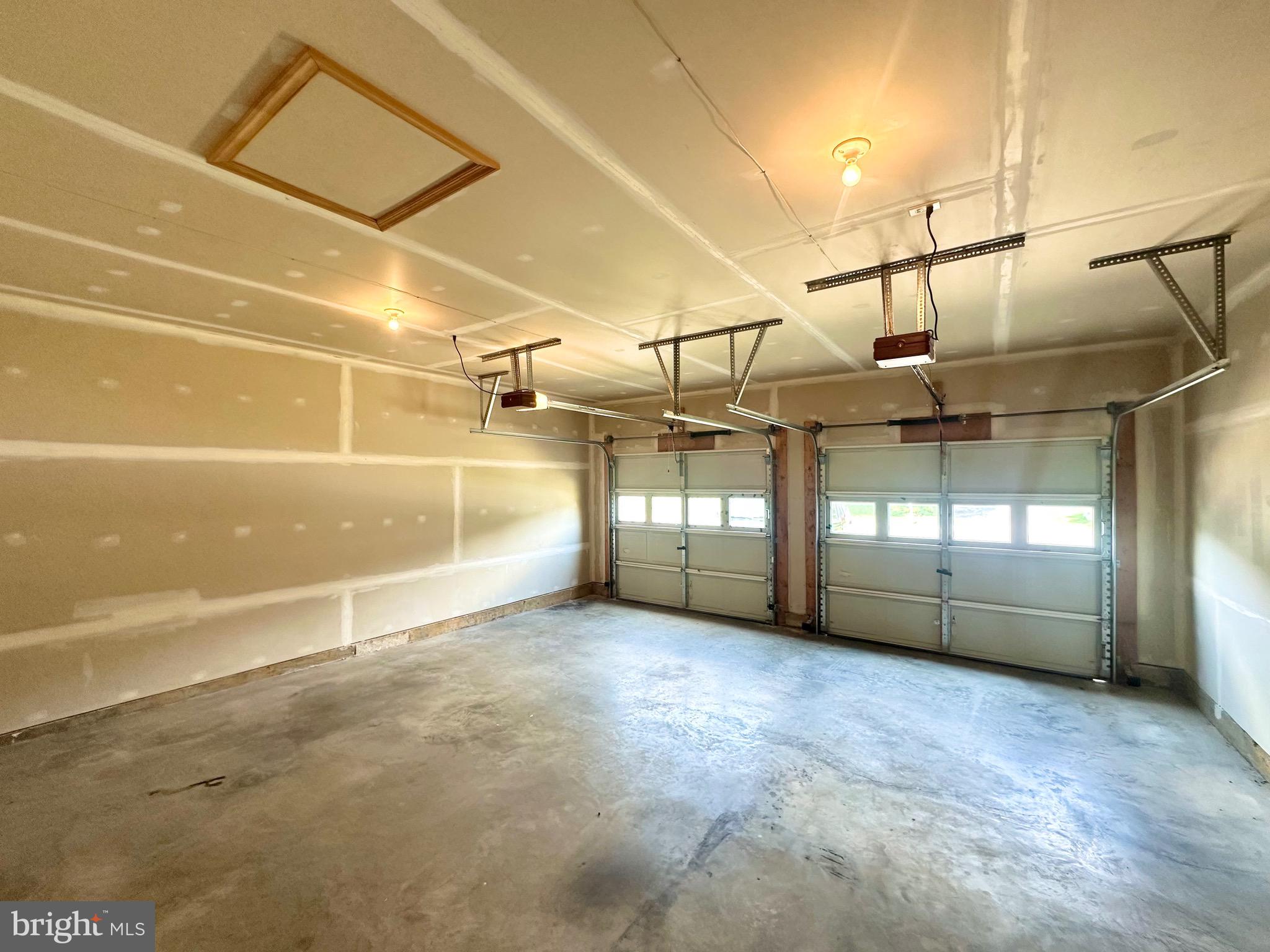 BATTLEFIELD ESTATES - Residential