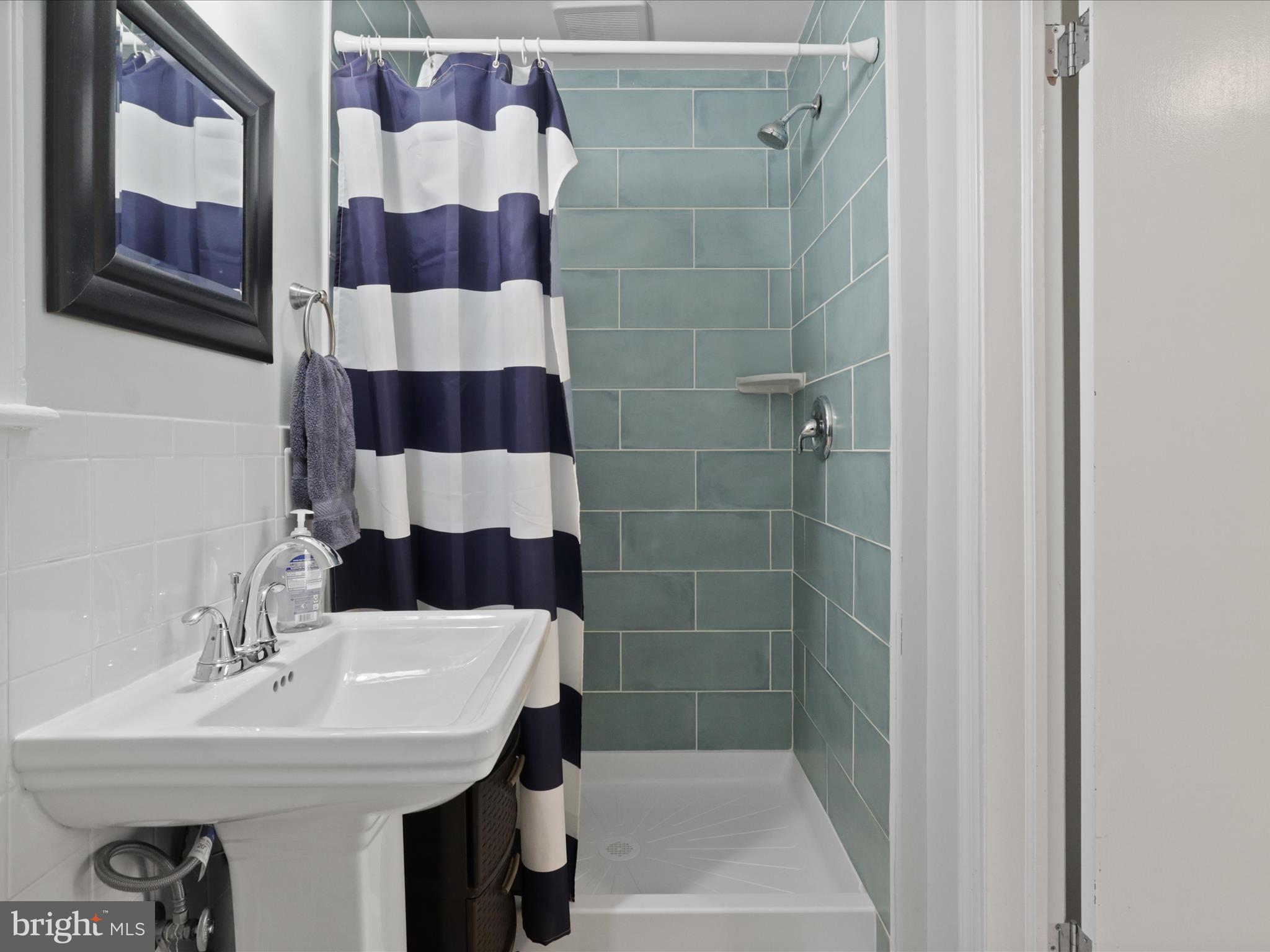 BARCROFT LAKE SHORES - Residential