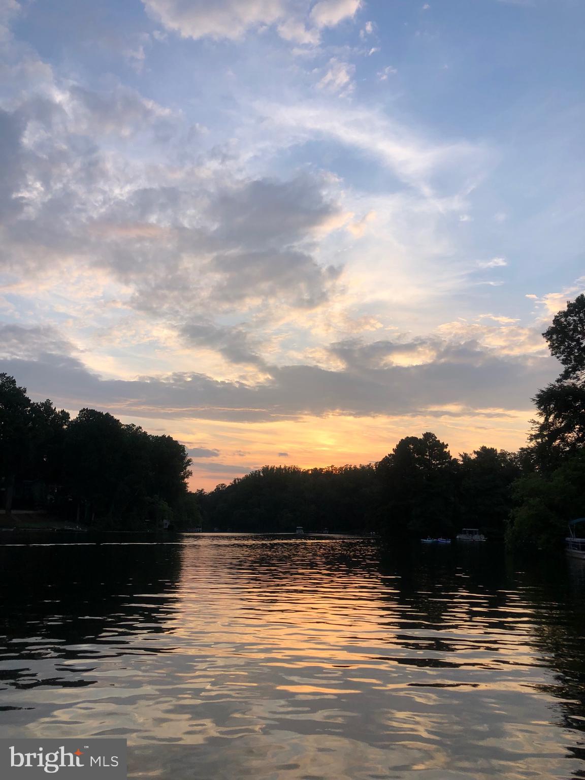 BARCROFT LAKE SHORES - Residential