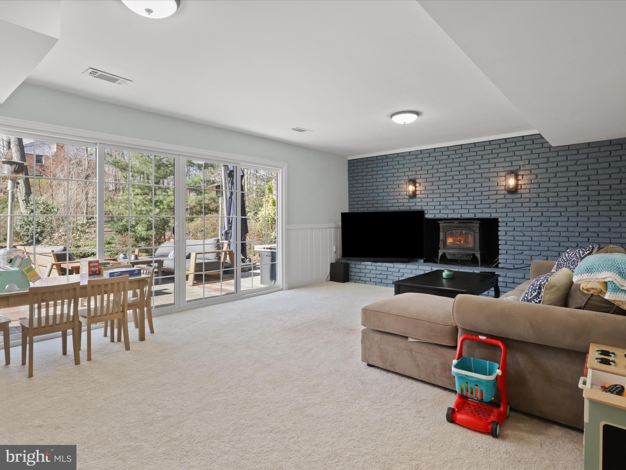 BARCROFT LAKE SHORES - Residential