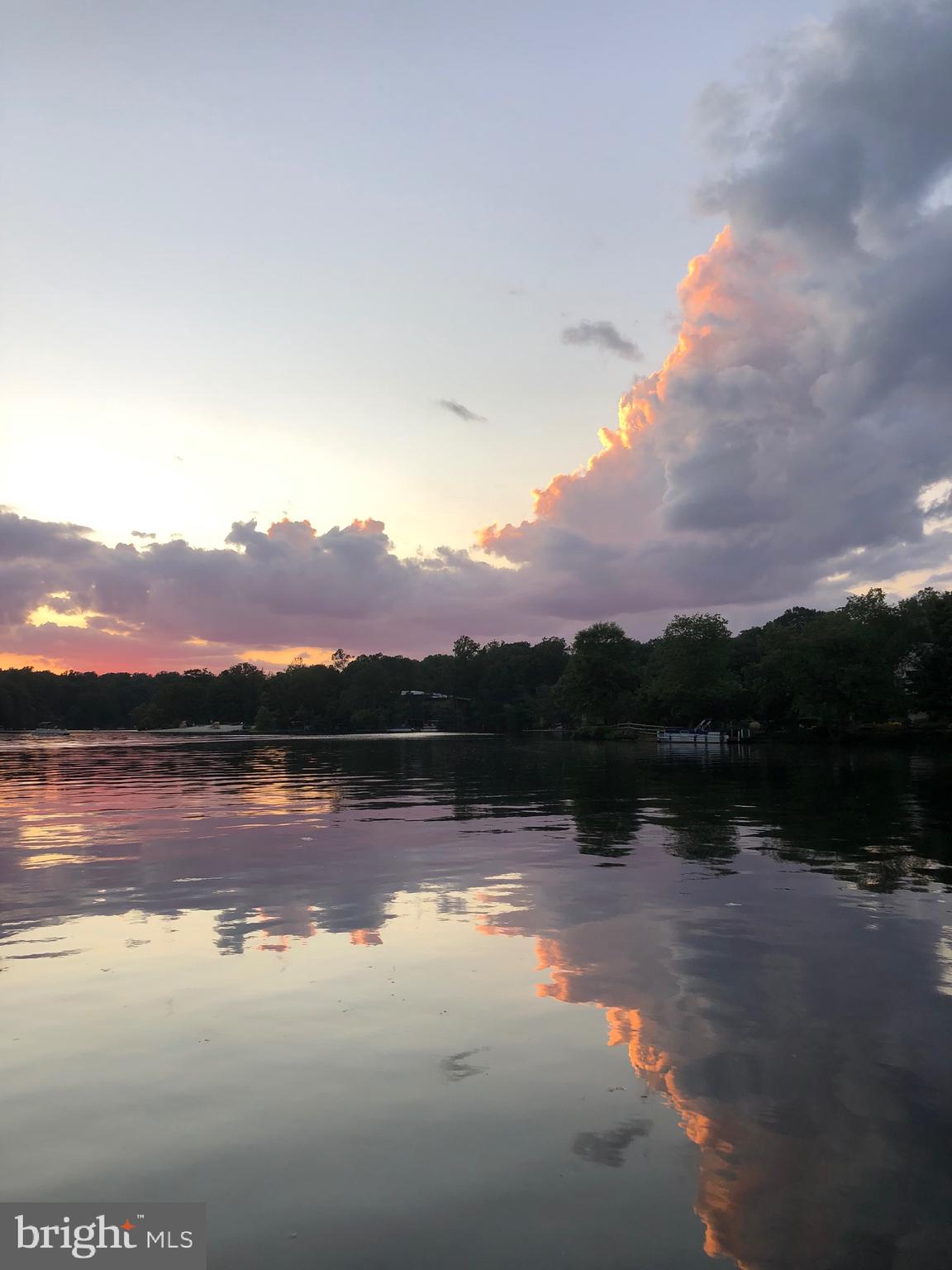 BARCROFT LAKE SHORES - Residential