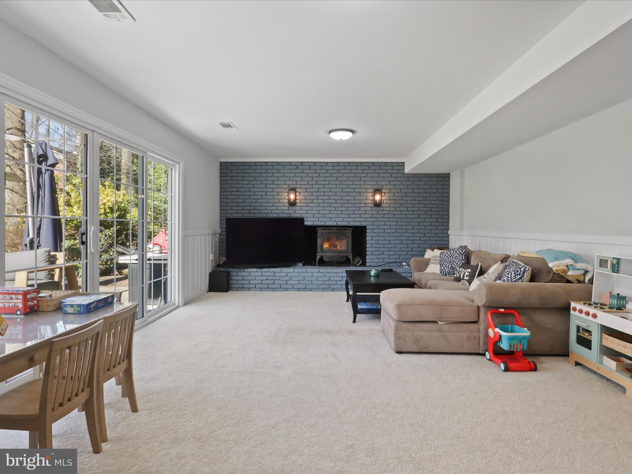 BARCROFT LAKE SHORES - Residential