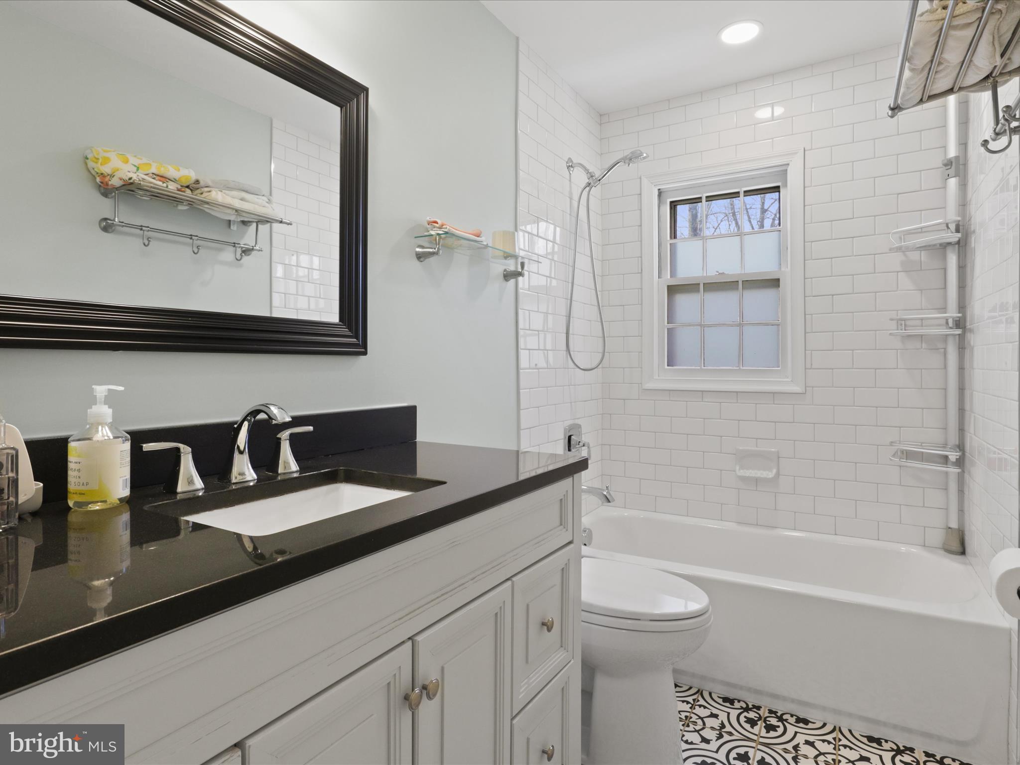 BARCROFT LAKE SHORES - Residential