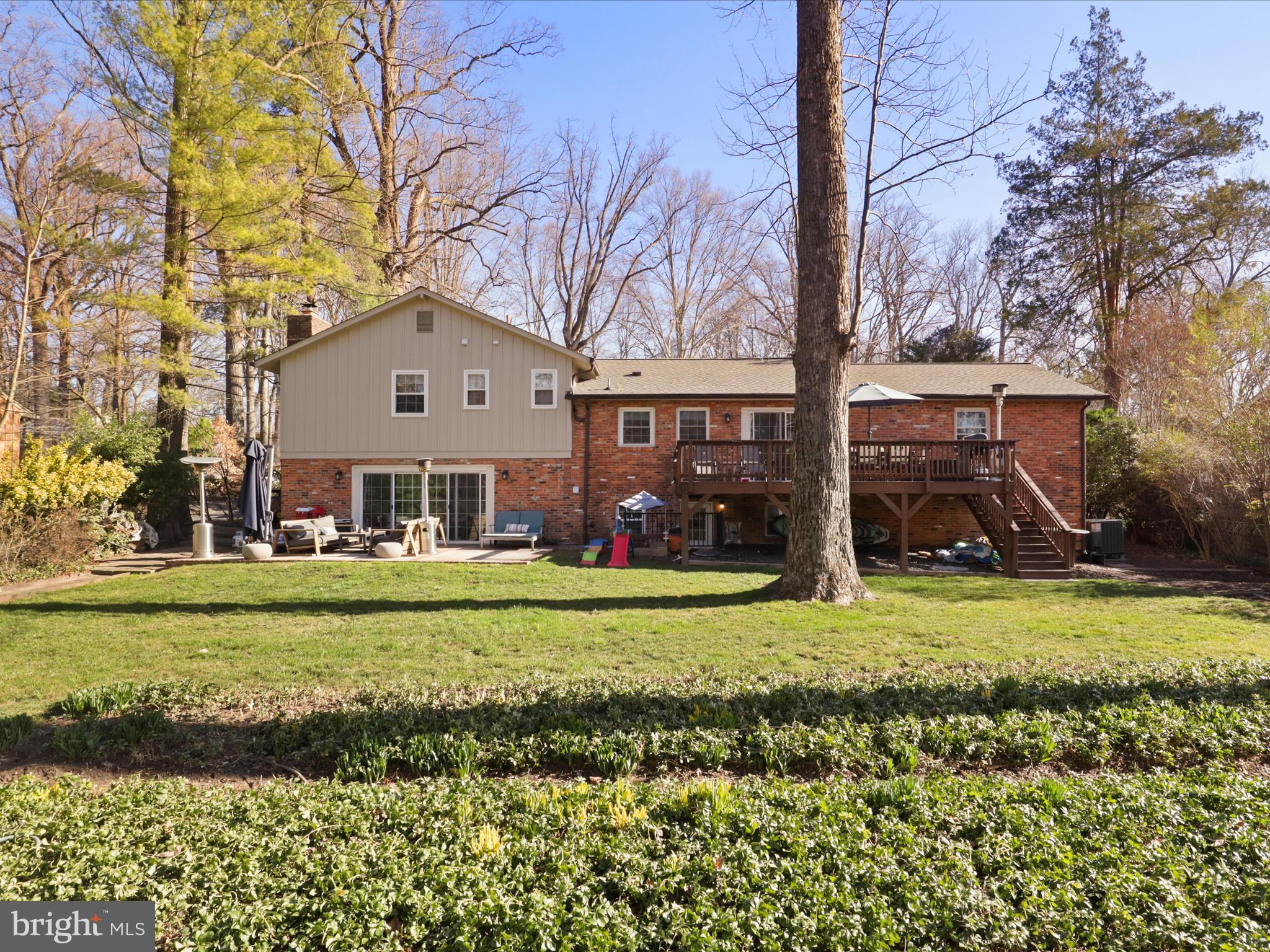 BARCROFT LAKE SHORES - Residential
