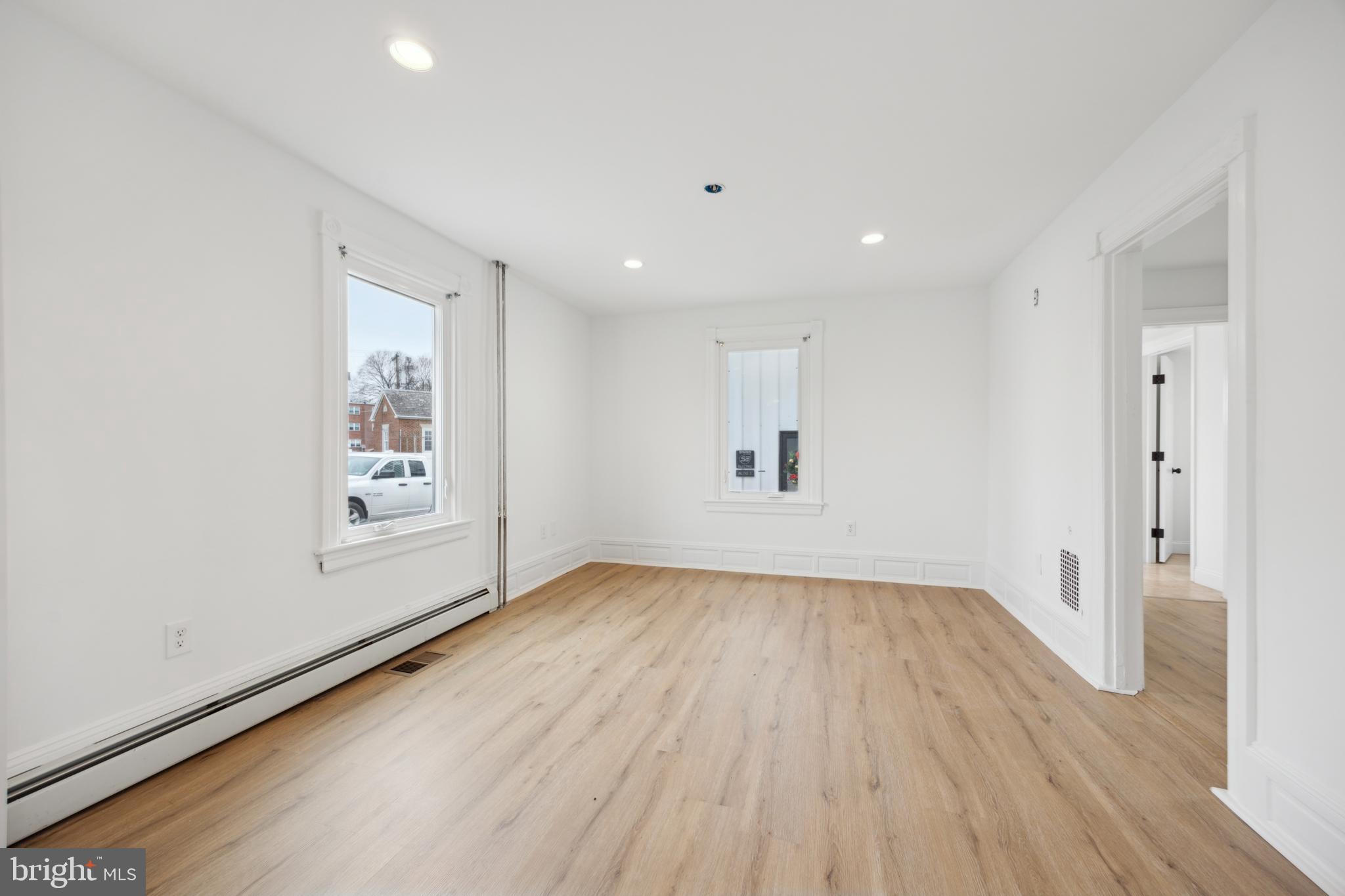 GLENSIDE - Residential Lease