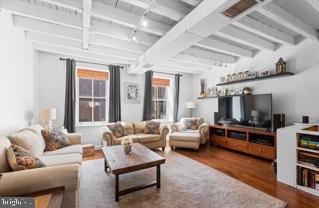 OLD CITY - Commercial Sale