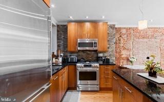 OLD CITY - Commercial Sale