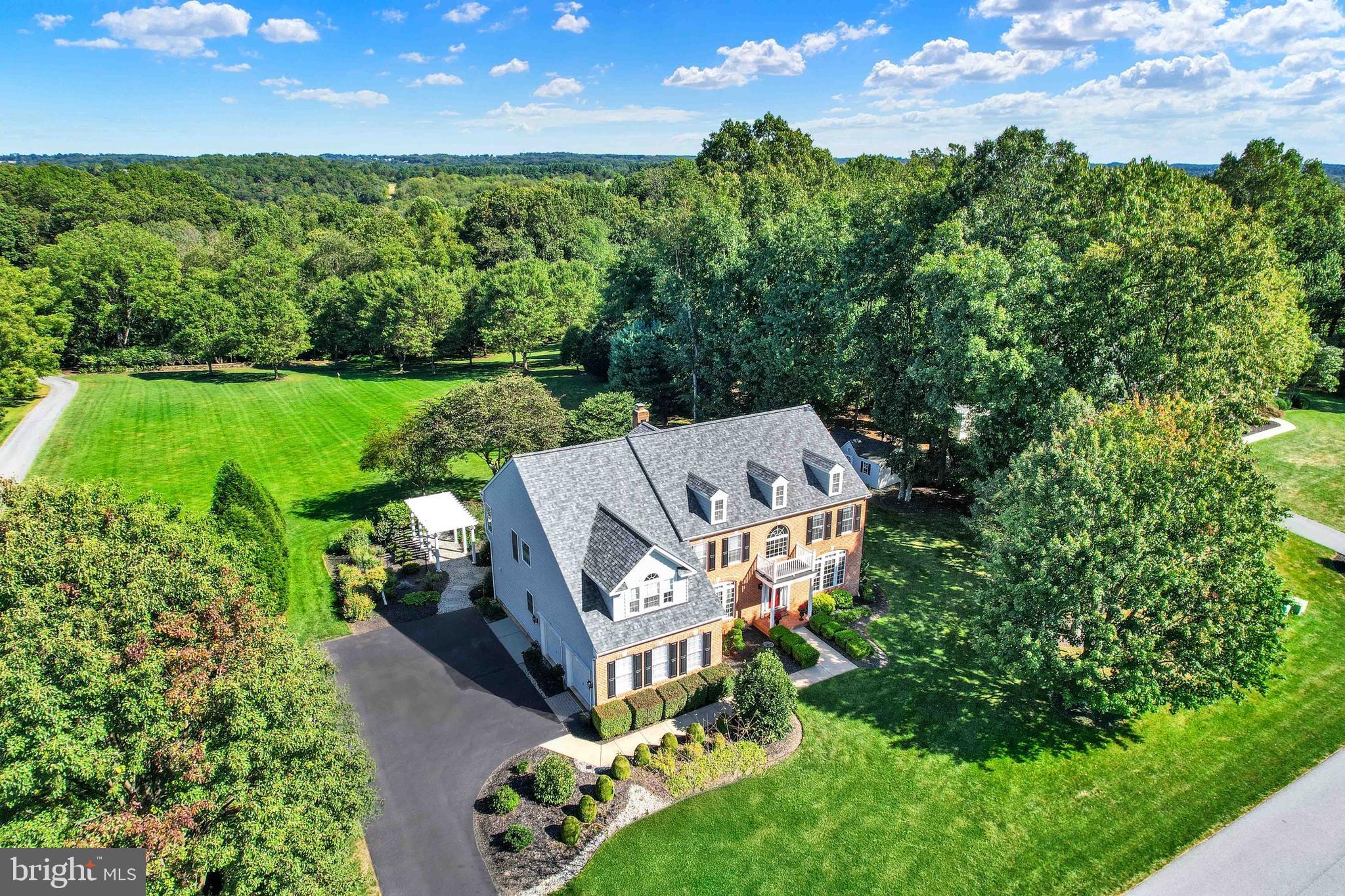 RIVER DOWNS - Residential