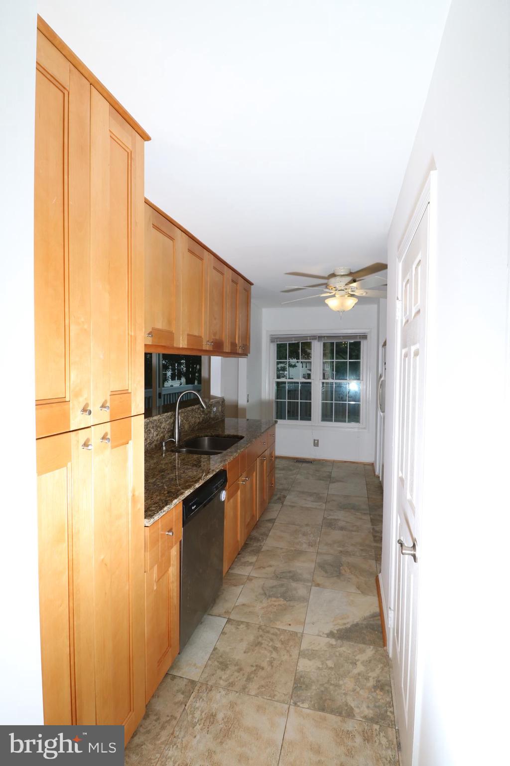 GUNNERS LAKE VILLAGE - Residential Lease