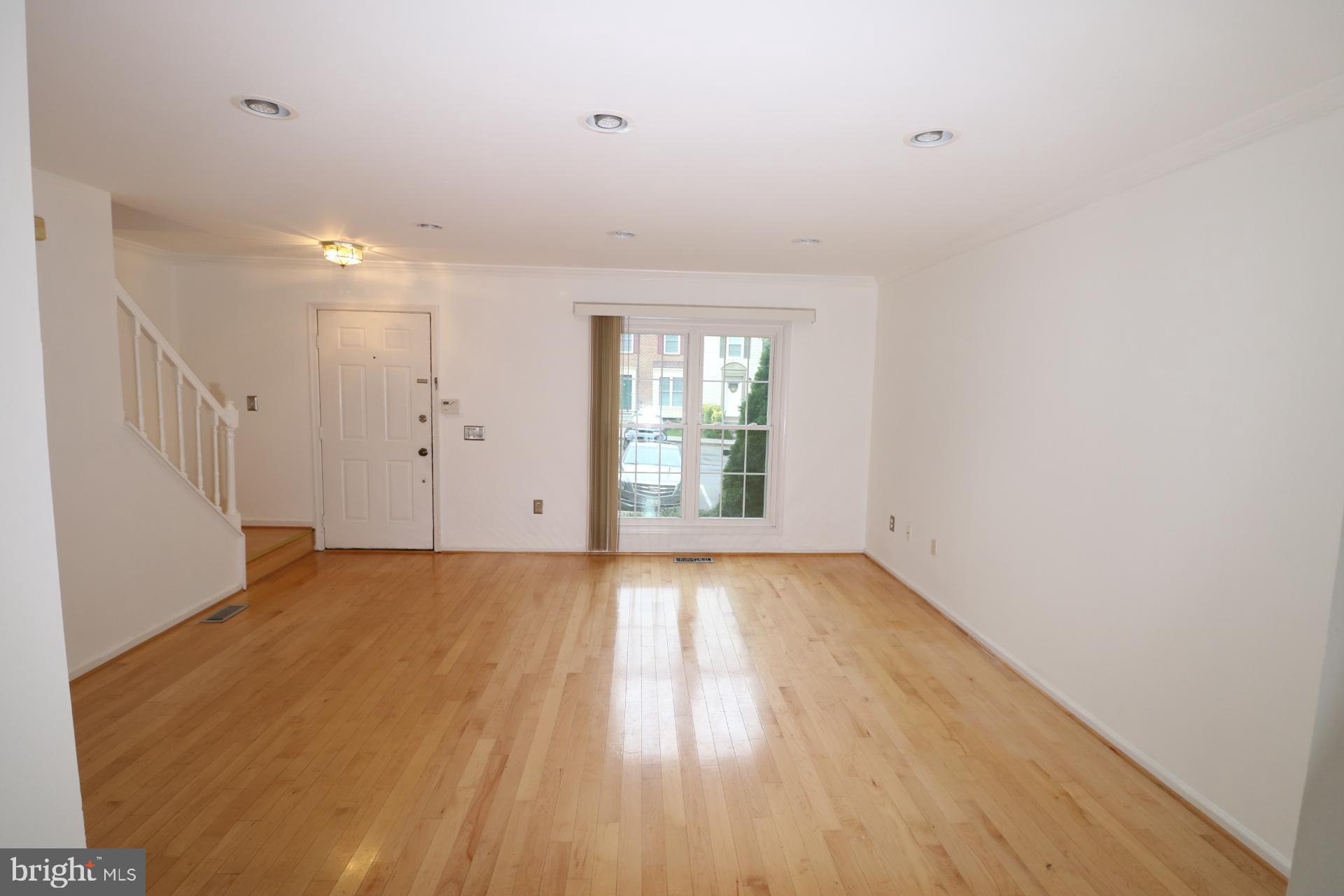 GUNNERS LAKE VILLAGE - Residential Lease