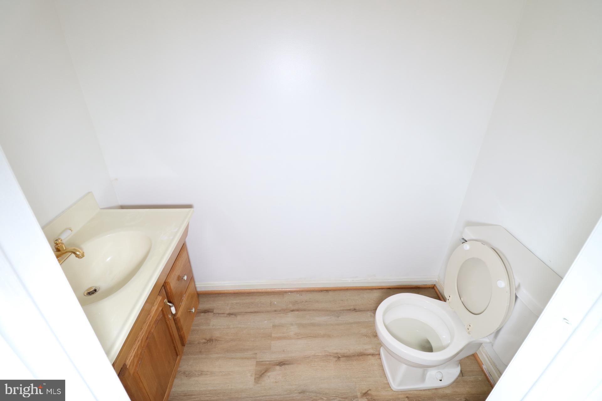 GUNNERS LAKE VILLAGE - Residential Lease