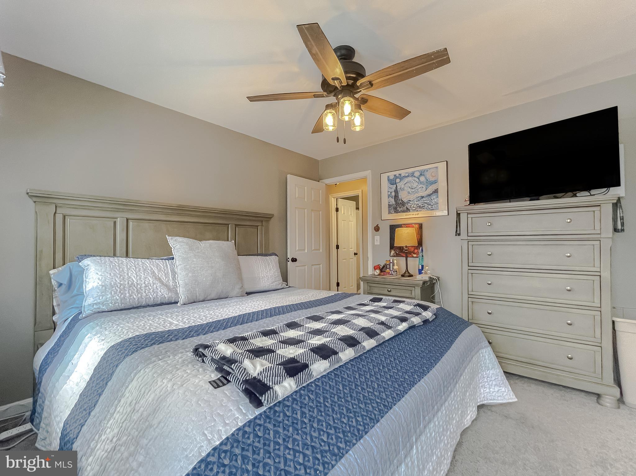 HUNTING QUARTERS - Residential