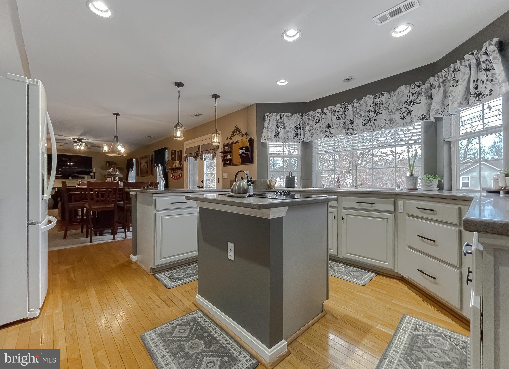 HUNTING QUARTERS - Residential